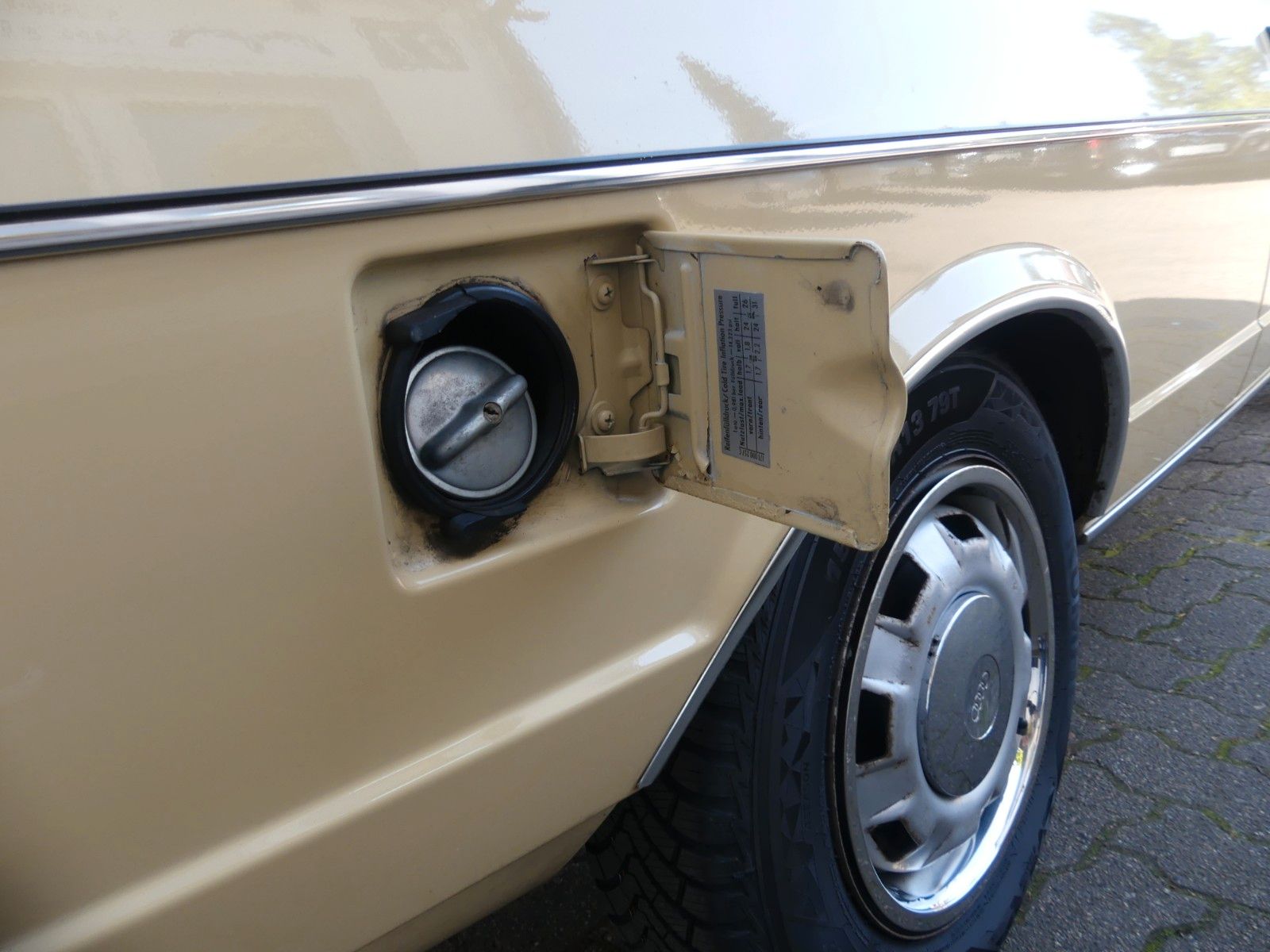 Fahrzeugabbildung Audi 80 LS, Aut., original Rostfrei und 36.000 km