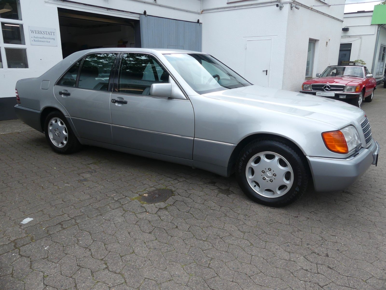 Fahrzeugabbildung Mercedes-Benz 300 SE, 2. Hd., komplette Historie, guter Zust.