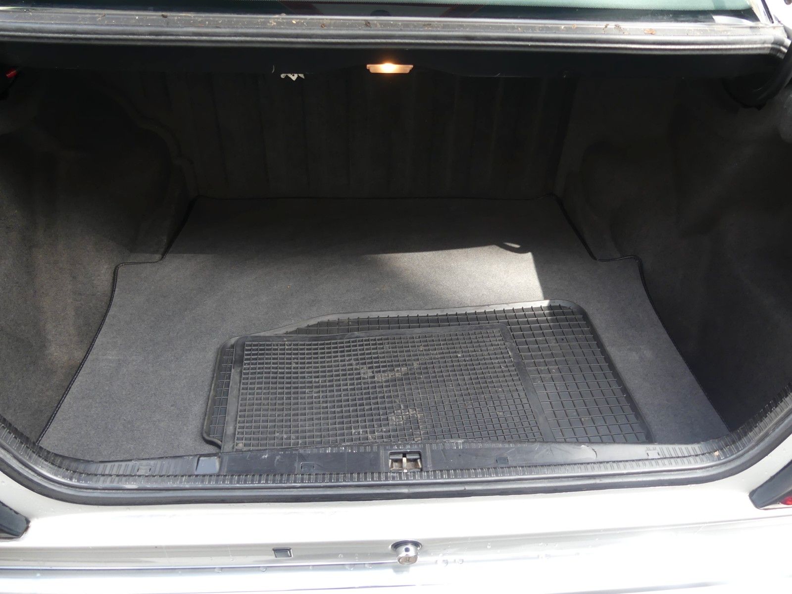 Fahrzeugabbildung Mercedes-Benz E 280, 2. Hand, Aut., Klima, Schiebedach, etc