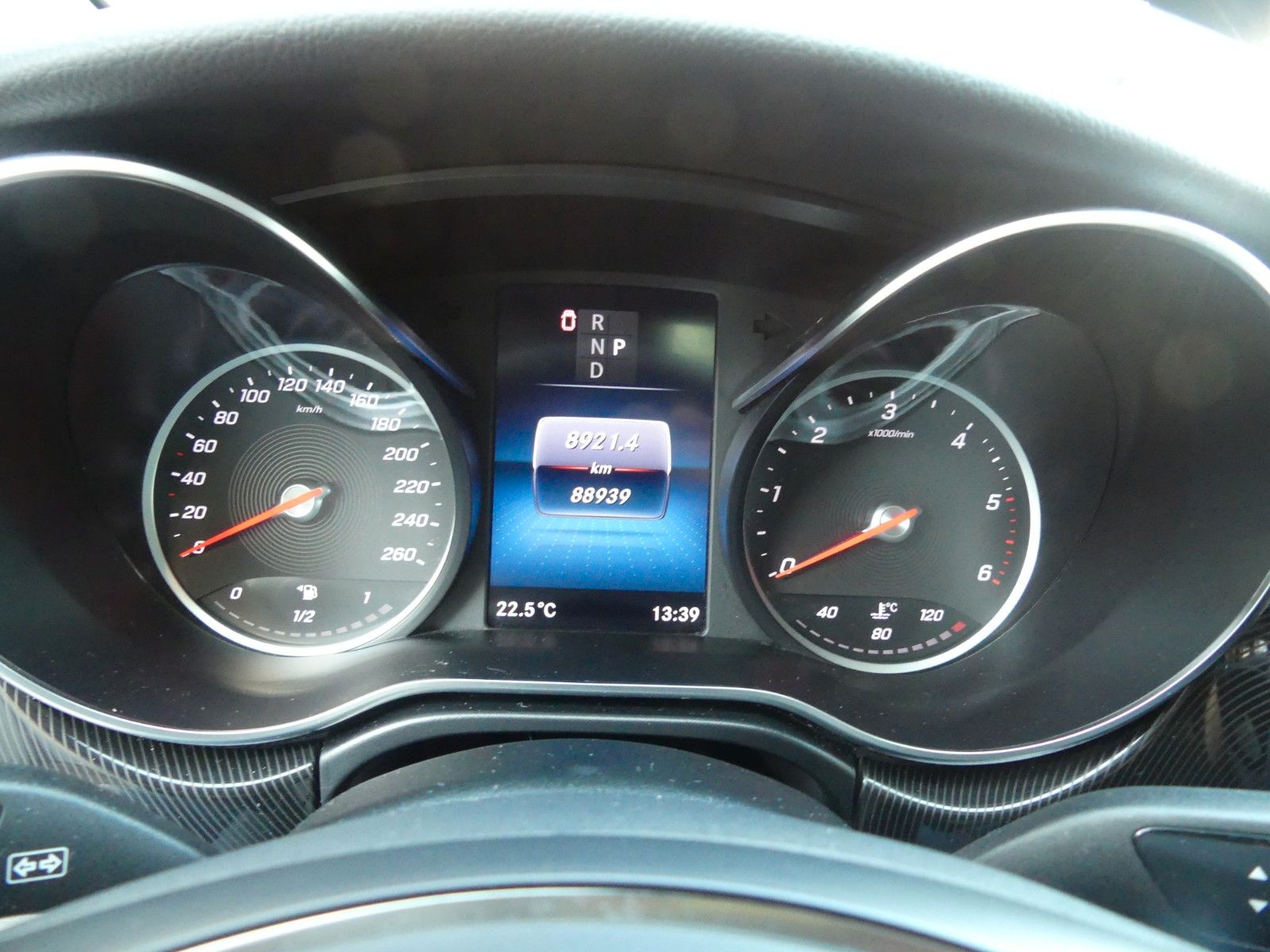 Fahrzeugabbildung Mercedes-Benz V 220 d 4-matic, Marco Polo HORIZON, 1. Hd.