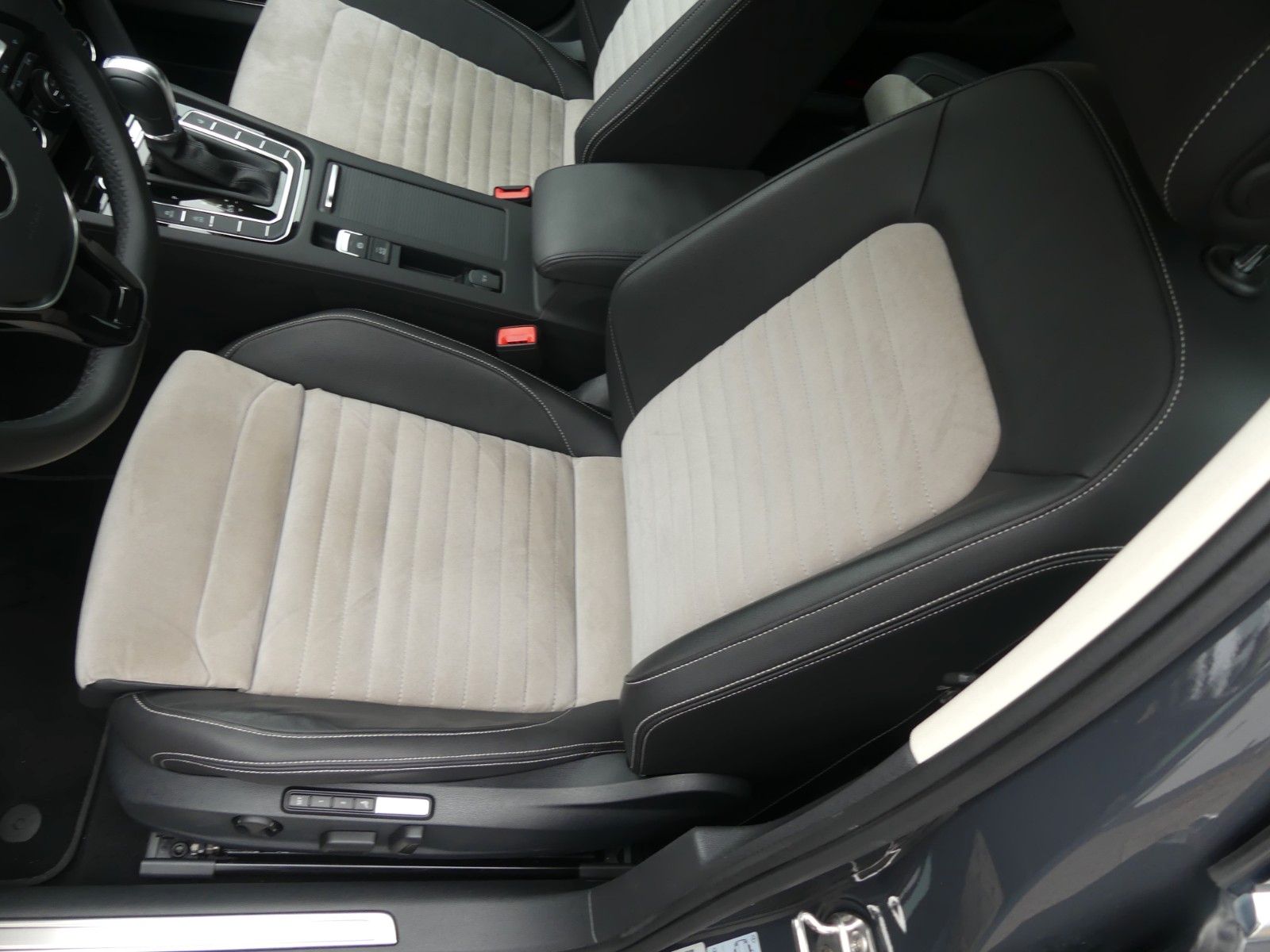 Fahrzeugabbildung Volkswagen Passat Var.,Highline, 4Motion, Standhzg., Kamera