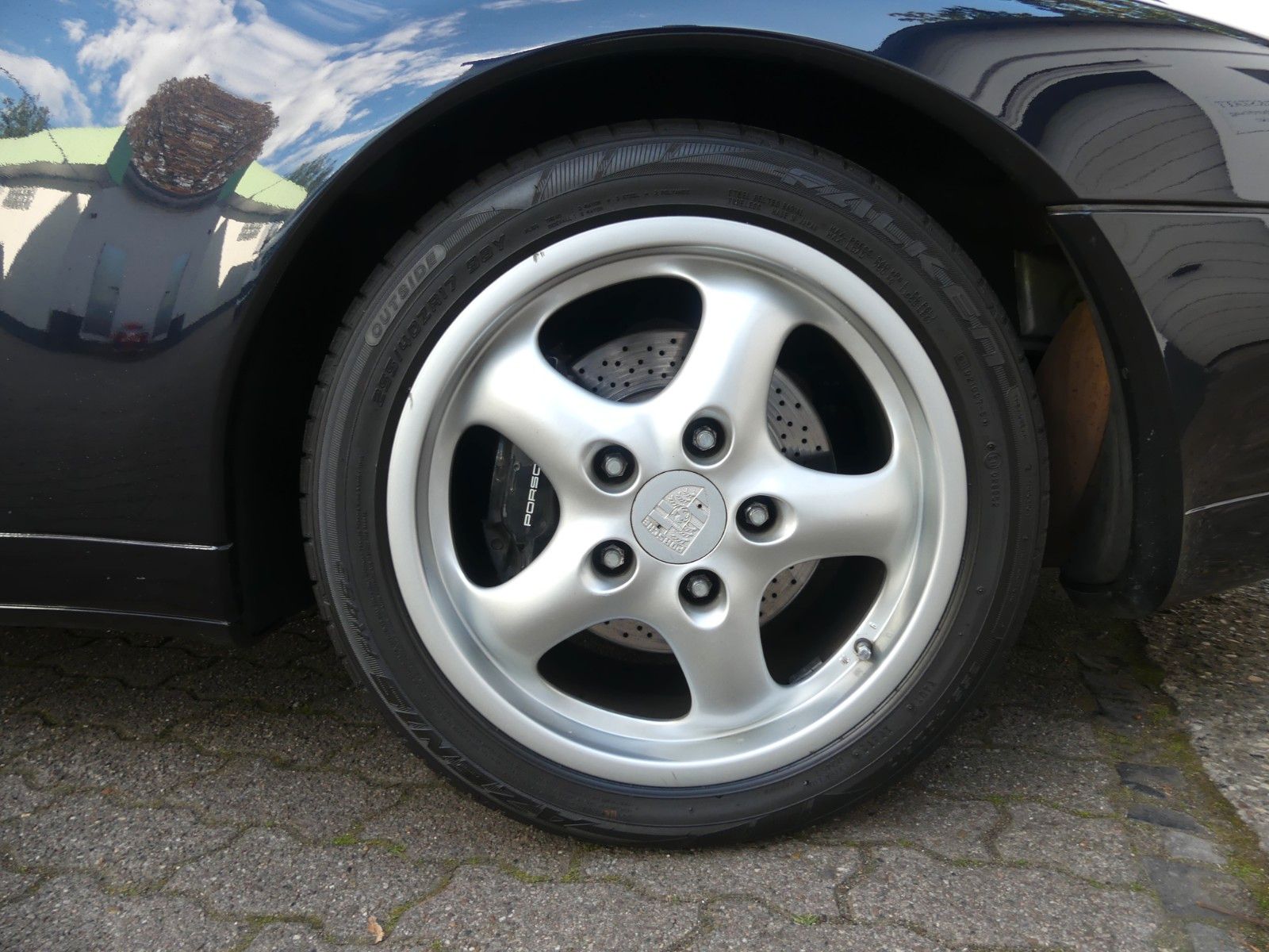 Fahrzeugabbildung Porsche 911 / 993 Carrera 2 Coupe, Tiptronik