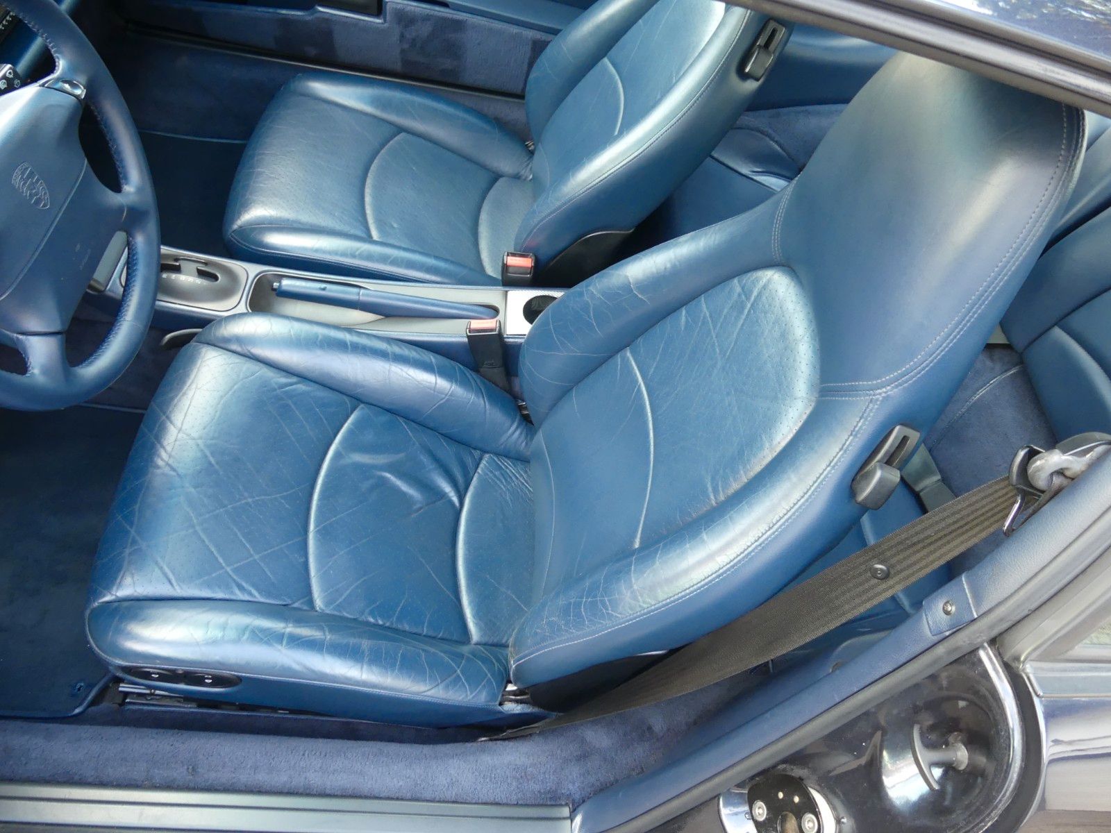 Fahrzeugabbildung Porsche 911 / 993 Carrera 2 Coupe, Tiptronik