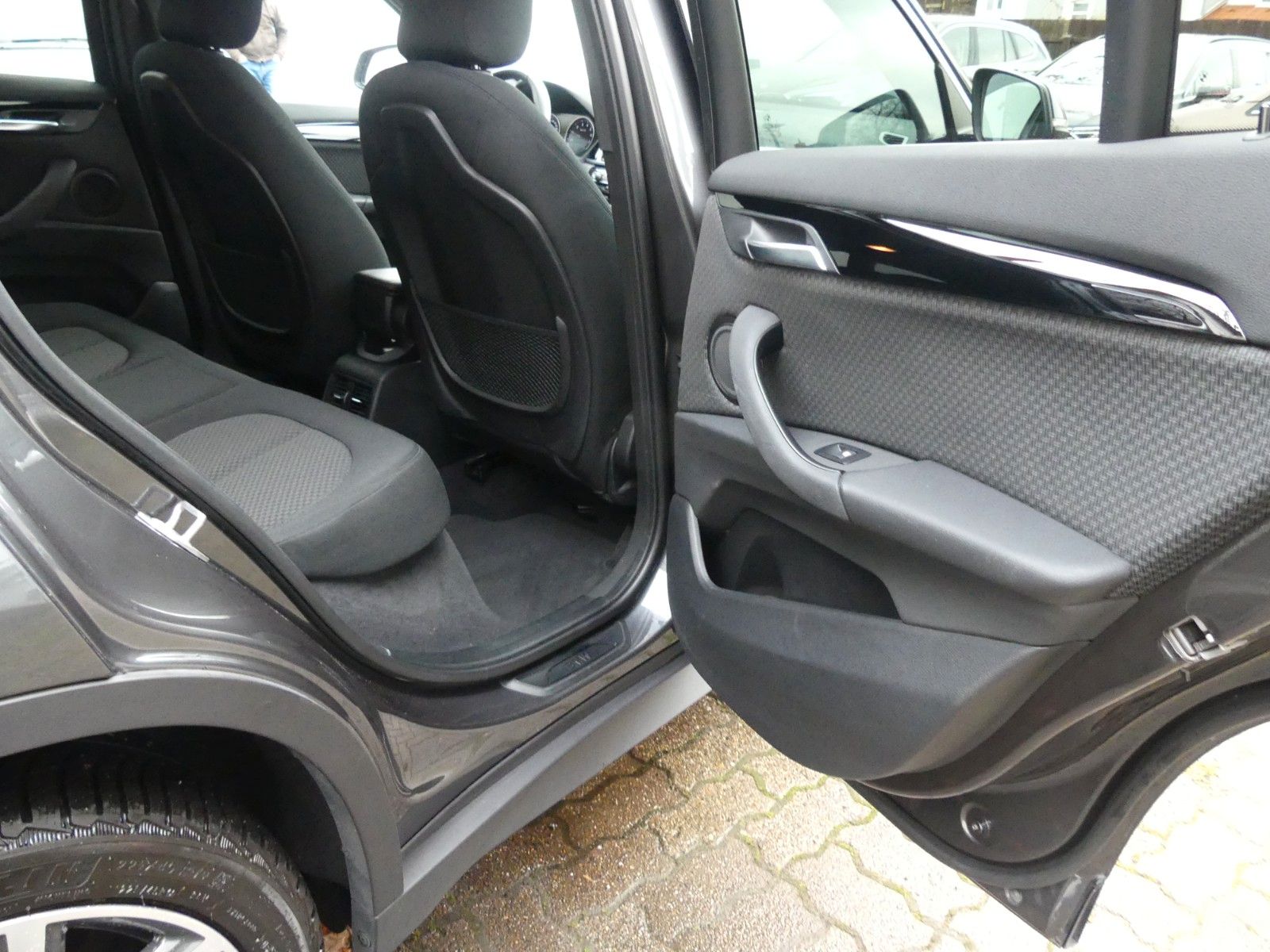 Fahrzeugabbildung BMW X1 xDrive 25 e Advantage, Business, PDC, AHK