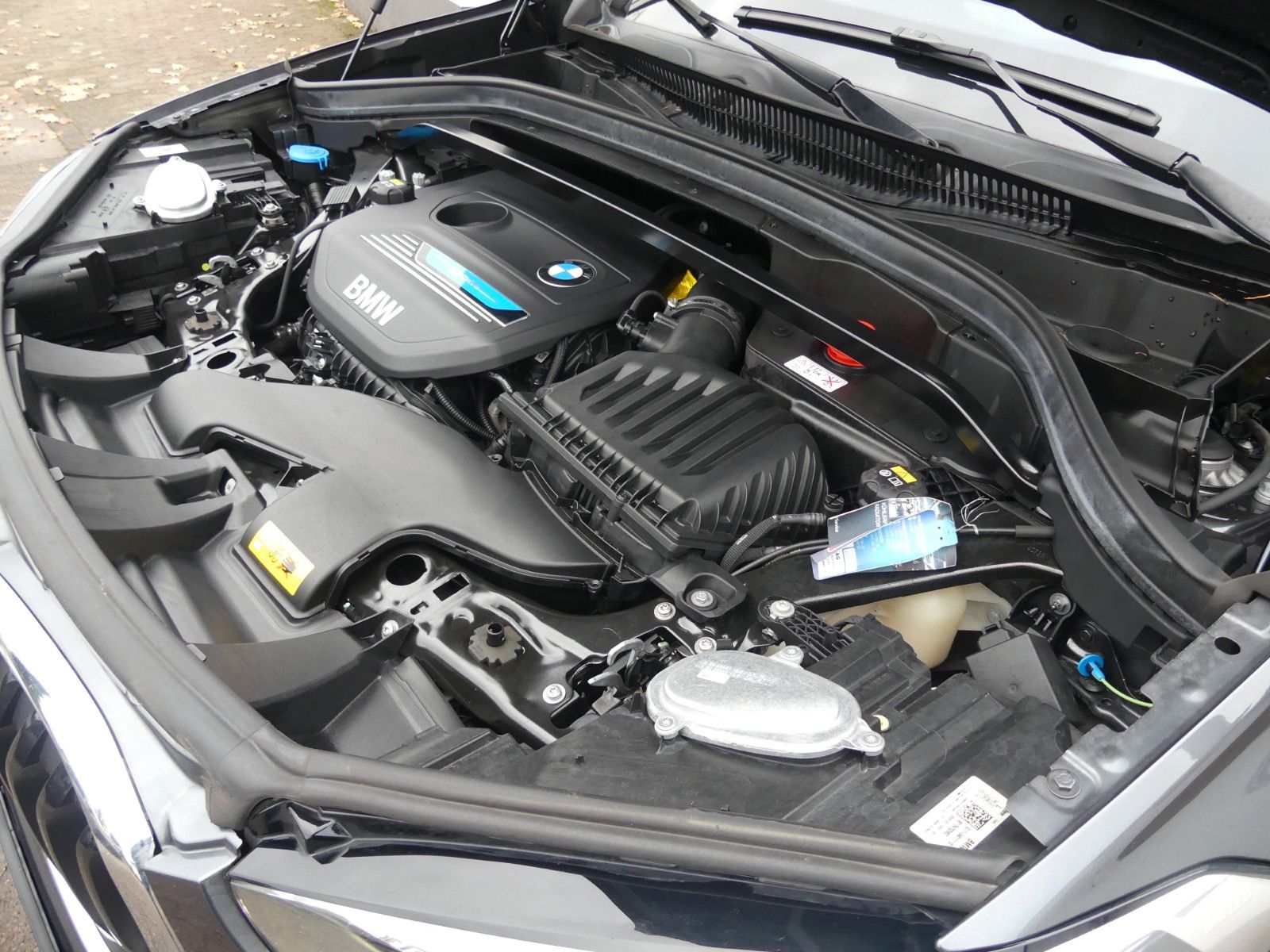 Fahrzeugabbildung BMW X1 xDrive 25 e Advantage, Business, PDC, AHK