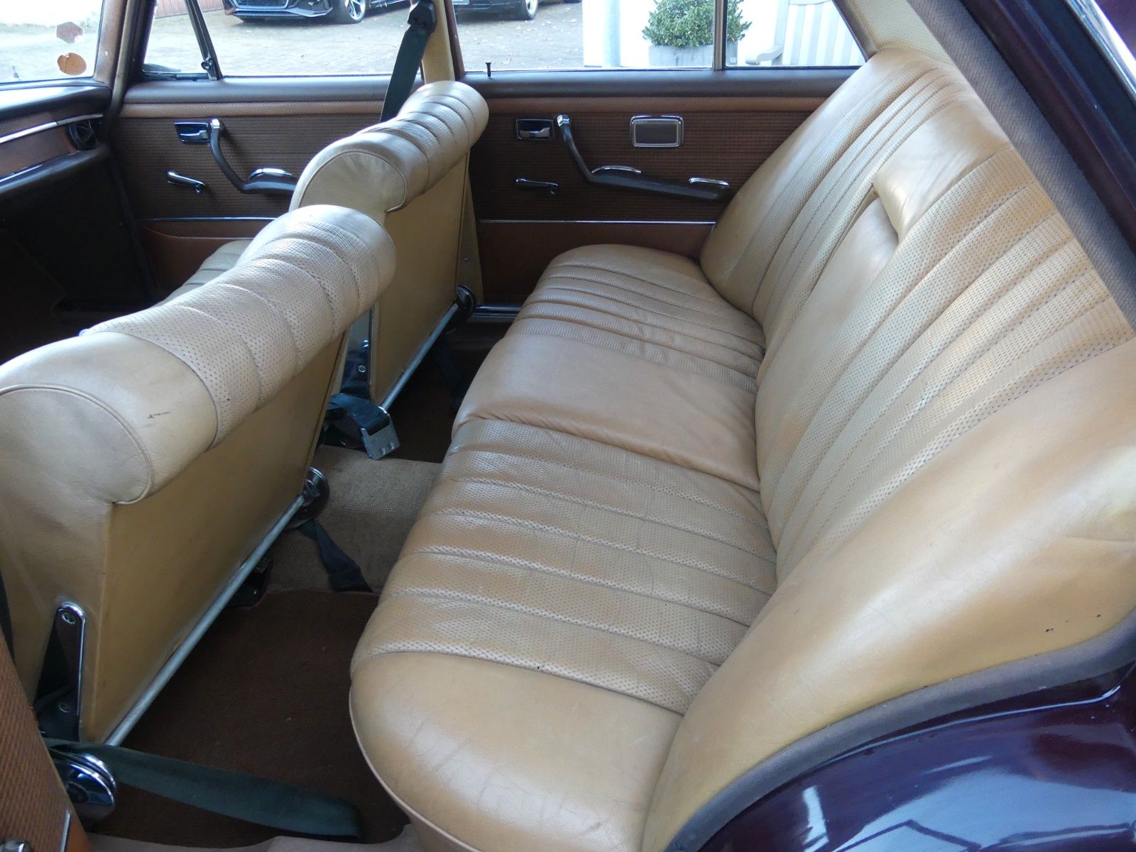 Fahrzeugabbildung Mercedes-Benz 280 SE