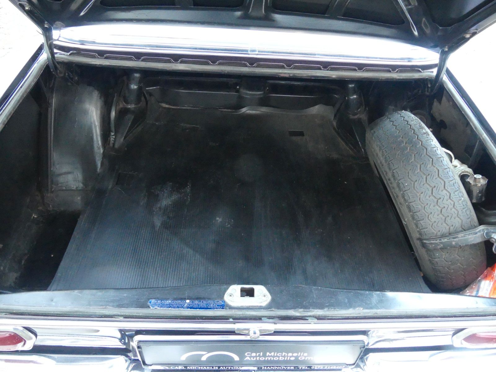 Fahrzeugabbildung Mercedes-Benz 280 SE