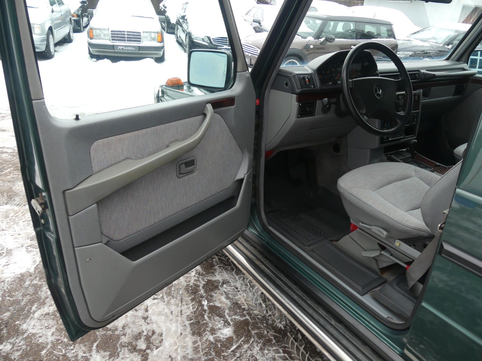 Fahrzeugabbildung Mercedes-Benz G 350 TD Station kurz, orig. 2. deutsche Hand