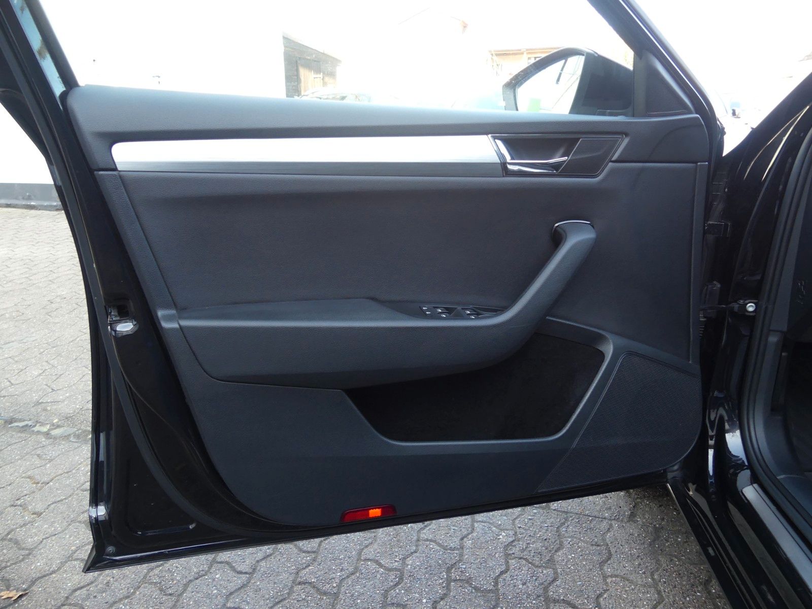 Fahrzeugabbildung Skoda Superb Combi Ambition 4x4, Navi, Kamera, Leder