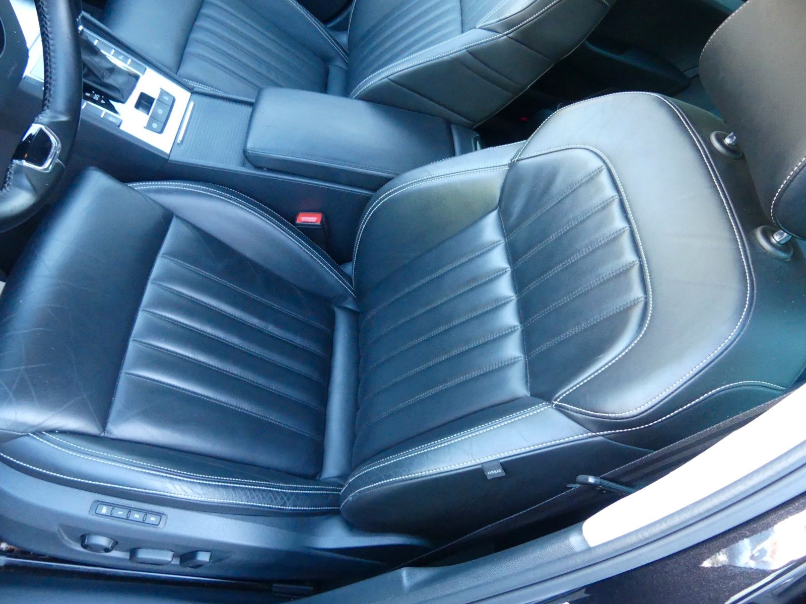 Fahrzeugabbildung Skoda Superb Combi Ambition 4x4, Navi, Kamera, Leder