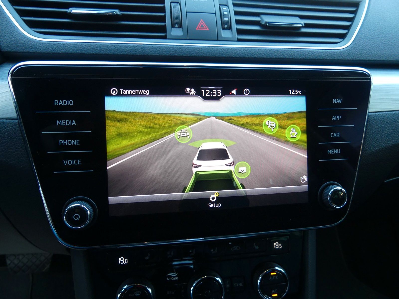 Fahrzeugabbildung Skoda Superb Combi Ambition 4x4, Navi, Kamera, Leder
