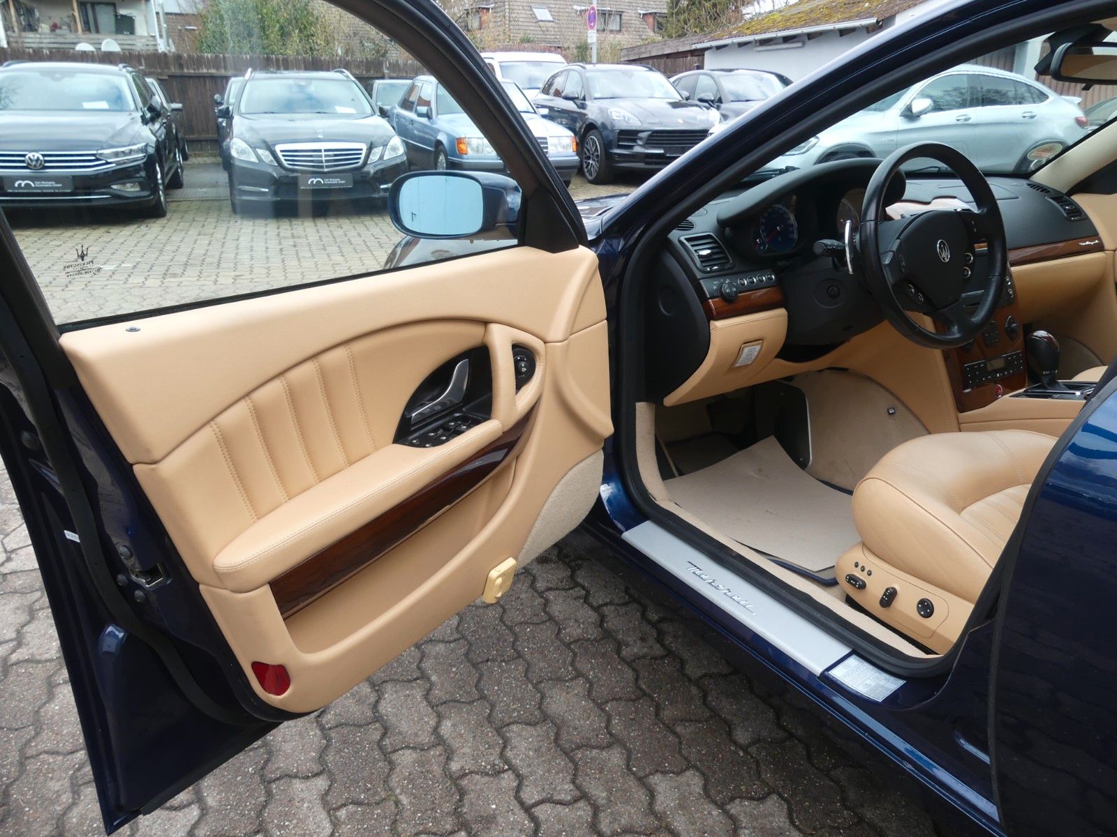 Fahrzeugabbildung Maserati Quattroporte 4.2 V8 Executive GT Automatic