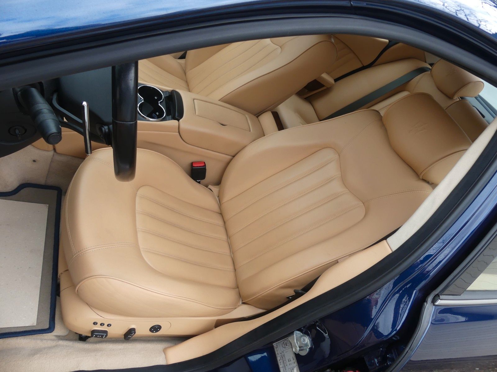 Fahrzeugabbildung Maserati Quattroporte 4.2 V8 Executive GT Automatic