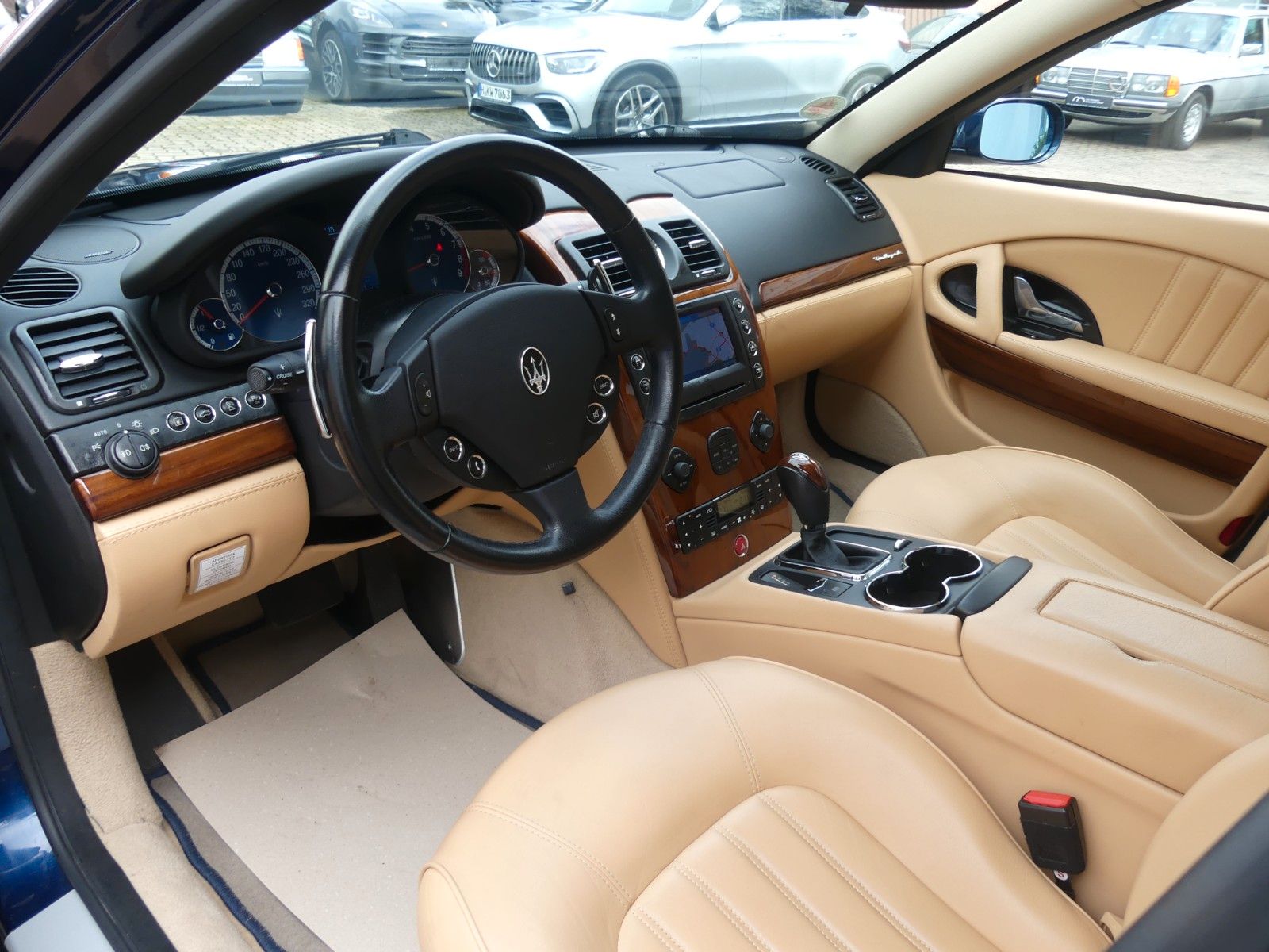 Fahrzeugabbildung Maserati Quattroporte 4.2 V8 Executive GT Automatic