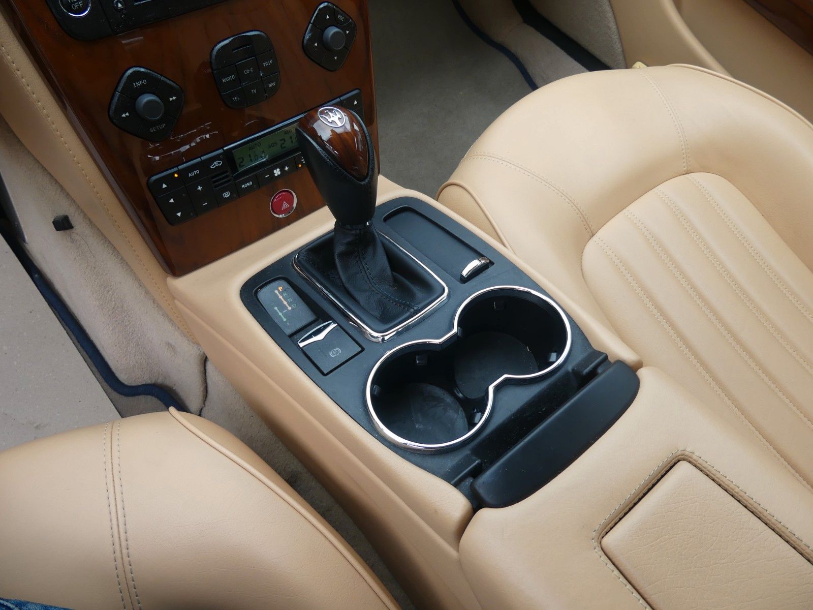 Fahrzeugabbildung Maserati Quattroporte 4.2 V8 Executive GT Automatic