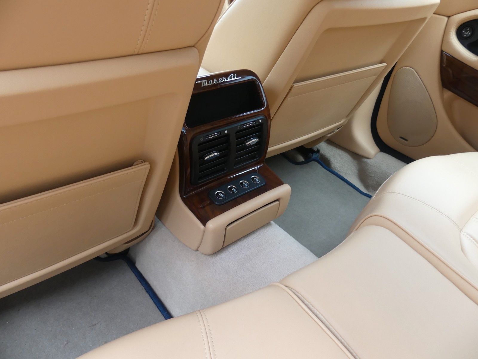 Fahrzeugabbildung Maserati Quattroporte 4.2 V8 Executive GT Automatic