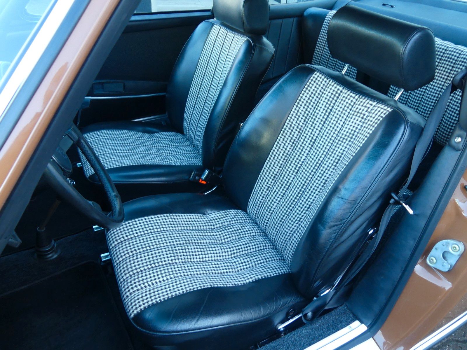 Fahrzeugabbildung Porsche 911 E Targa mit 114 KW in einem Top Zustand