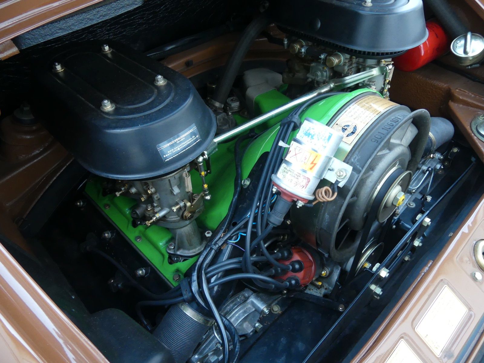 Fahrzeugabbildung Porsche 911 E Targa mit 114 KW in einem Top Zustand