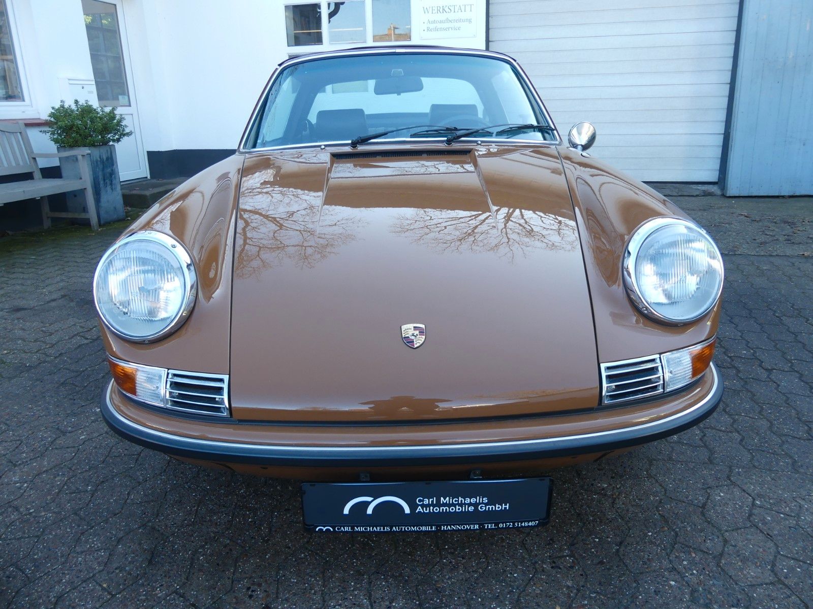 Fahrzeugabbildung Porsche 911 E Targa mit 114 KW in einem Top Zustand