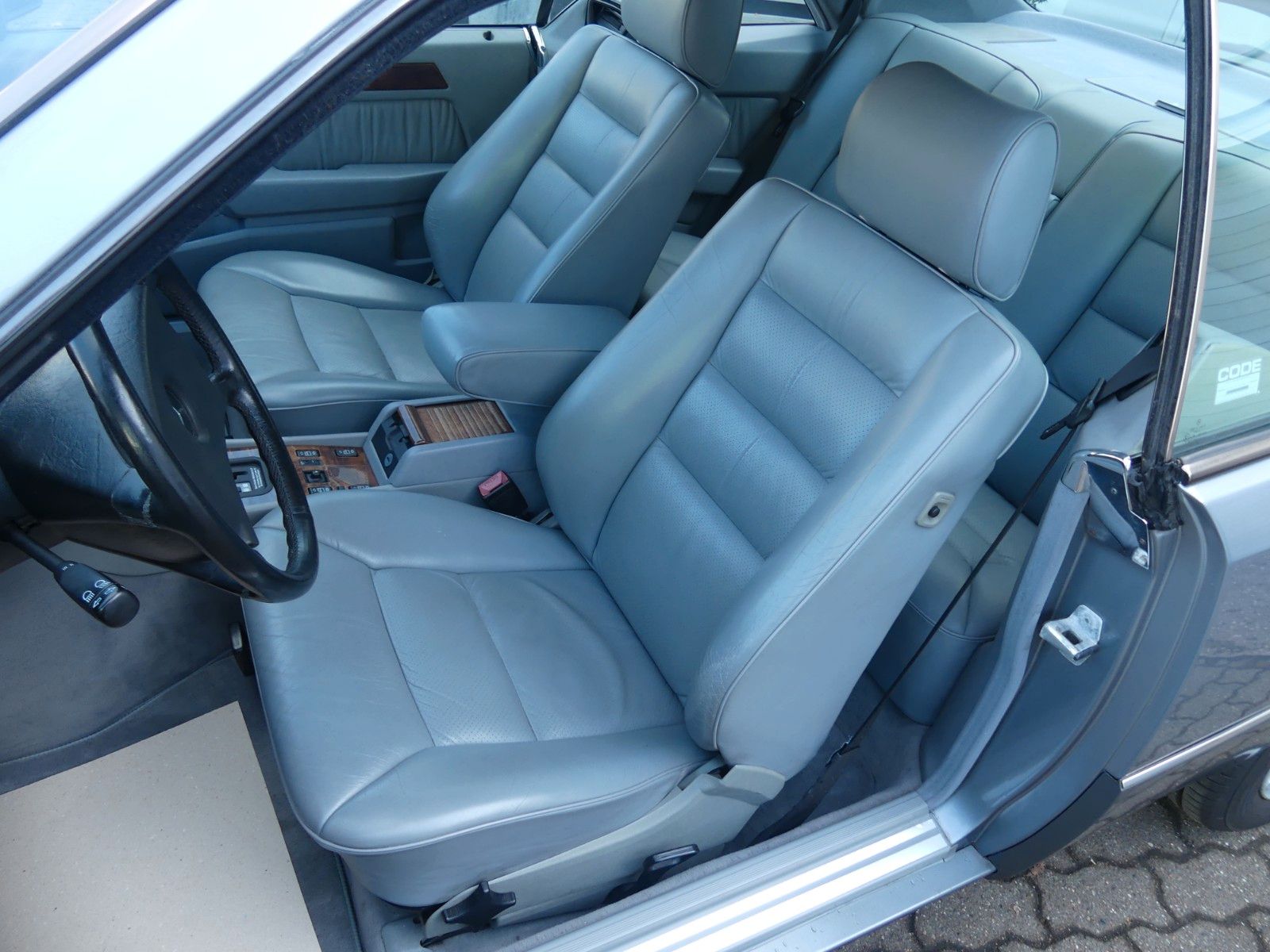 Fahrzeugabbildung Mercedes-Benz 300 CE 24 V, H-Kennzeichen. und MB Scheckheft