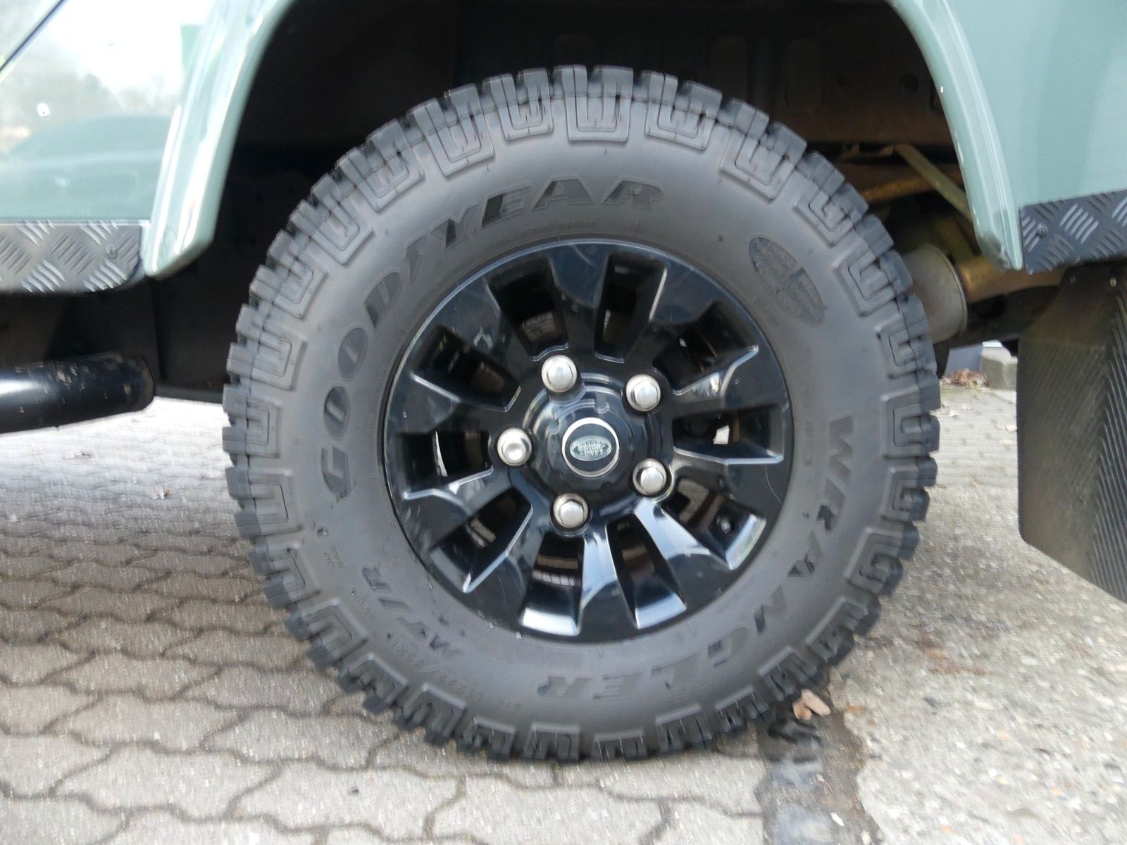 Fahrzeugabbildung Land Rover Defender 110 E Station EINZELSTÜCK