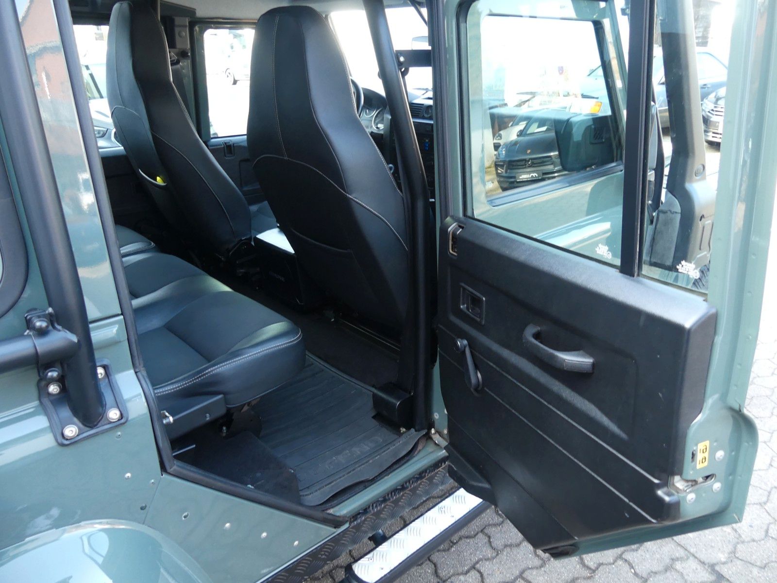 Fahrzeugabbildung Land Rover Defender 110 E Station EINZELSTÜCK