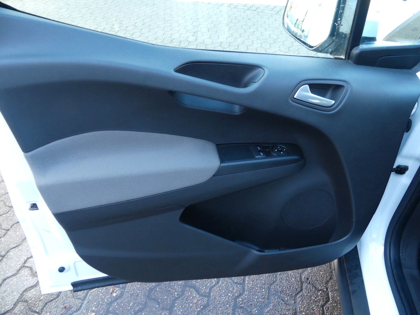 Fahrzeugabbildung Ford Tourneo Courier Trend, 2. Hd., Klima