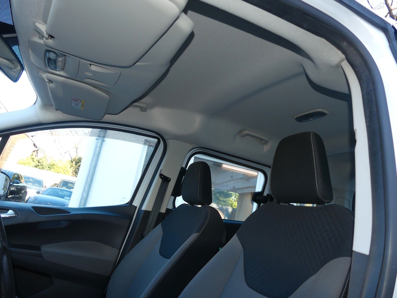 Fahrzeugabbildung Ford Tourneo Courier Trend, 2. Hd., Klima