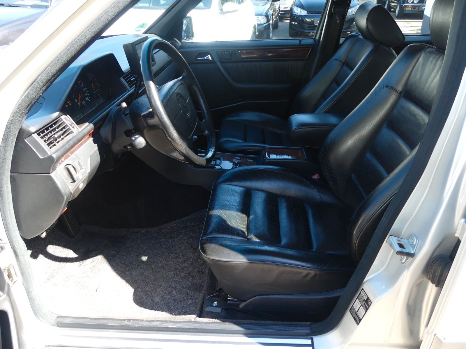 Fahrzeugabbildung Mercedes-Benz E 500 / 500 E 1. Hand / SAMMLERFAHRZEUG