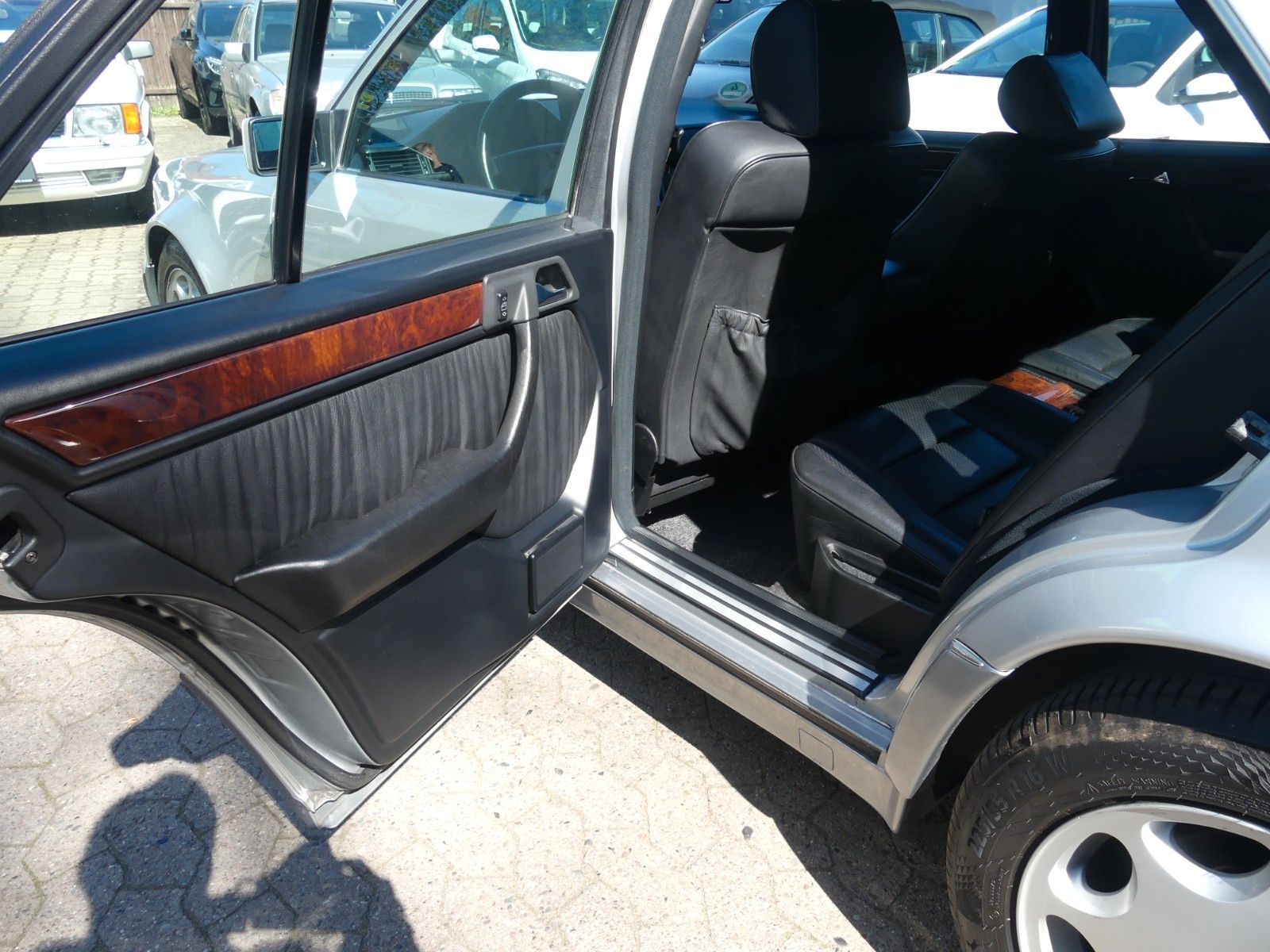 Fahrzeugabbildung Mercedes-Benz E 500 / 500 E 1. Hand / SAMMLERFAHRZEUG