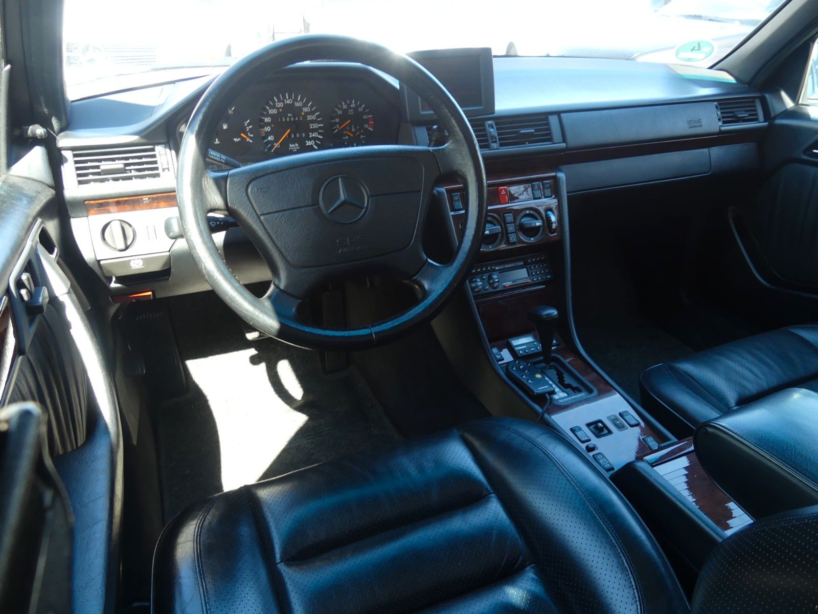 Fahrzeugabbildung Mercedes-Benz E 500 / 500 E 1. Hand / SAMMLERFAHRZEUG