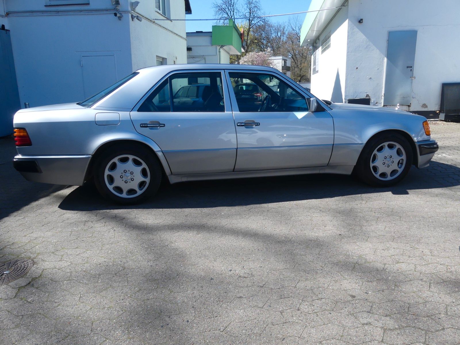 Fahrzeugabbildung Mercedes-Benz E 500 / 500 E 1. Hand / SAMMLERFAHRZEUG