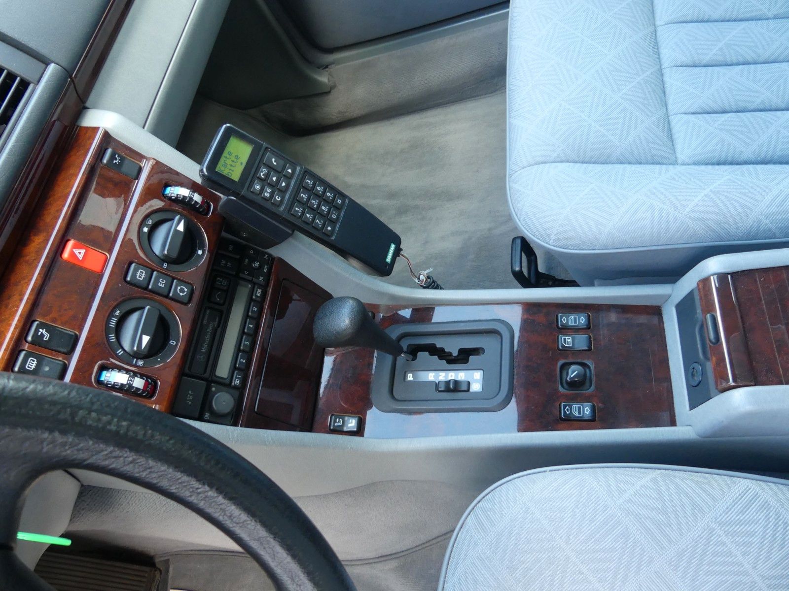 Fahrzeugabbildung Mercedes-Benz E 280, 2. Hand, Aut., Klima, Schiebed., H-Kennz.