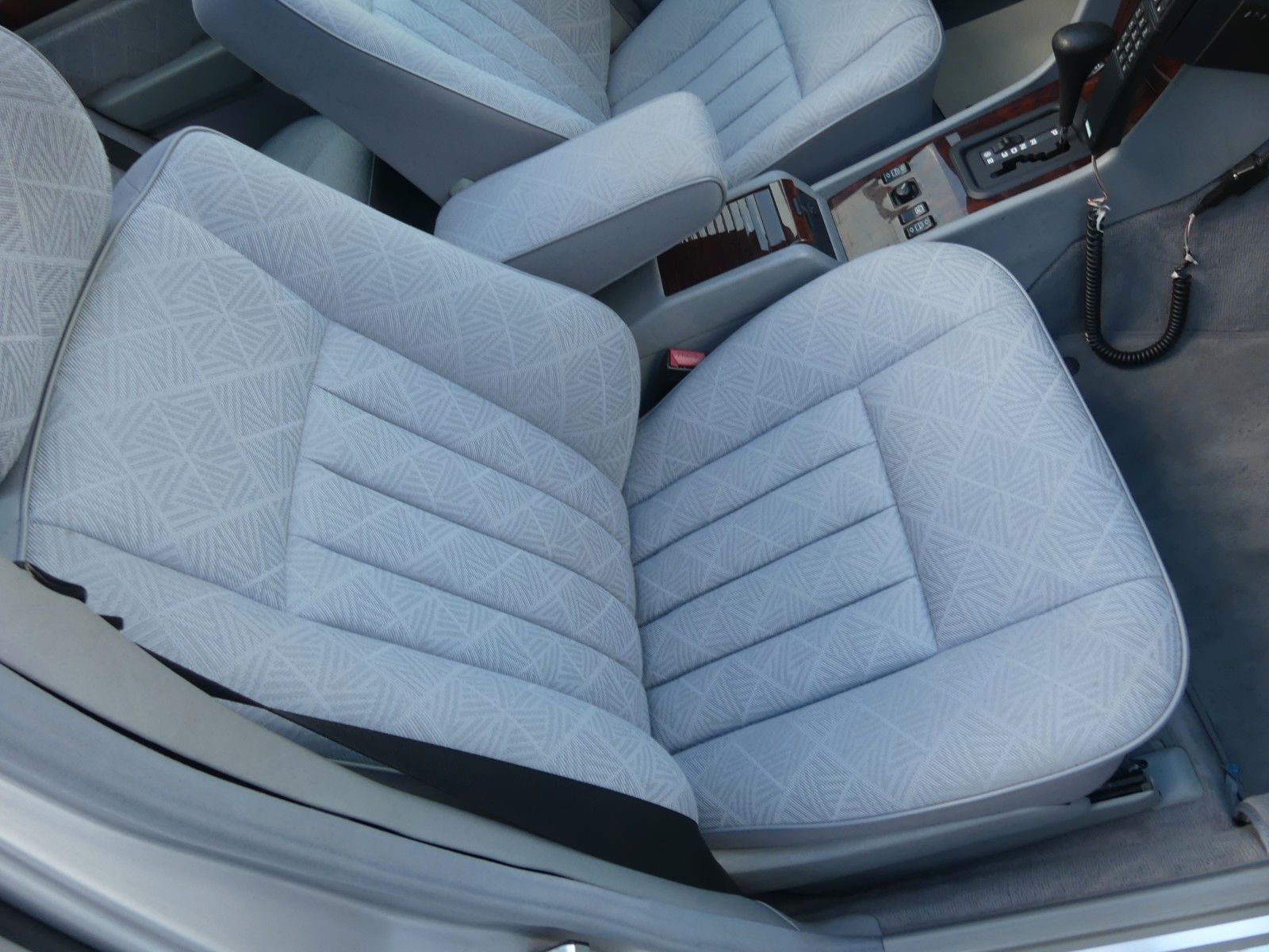 Fahrzeugabbildung Mercedes-Benz E 280, 2. Hand, Aut., Klima, Schiebed., H-Kennz.