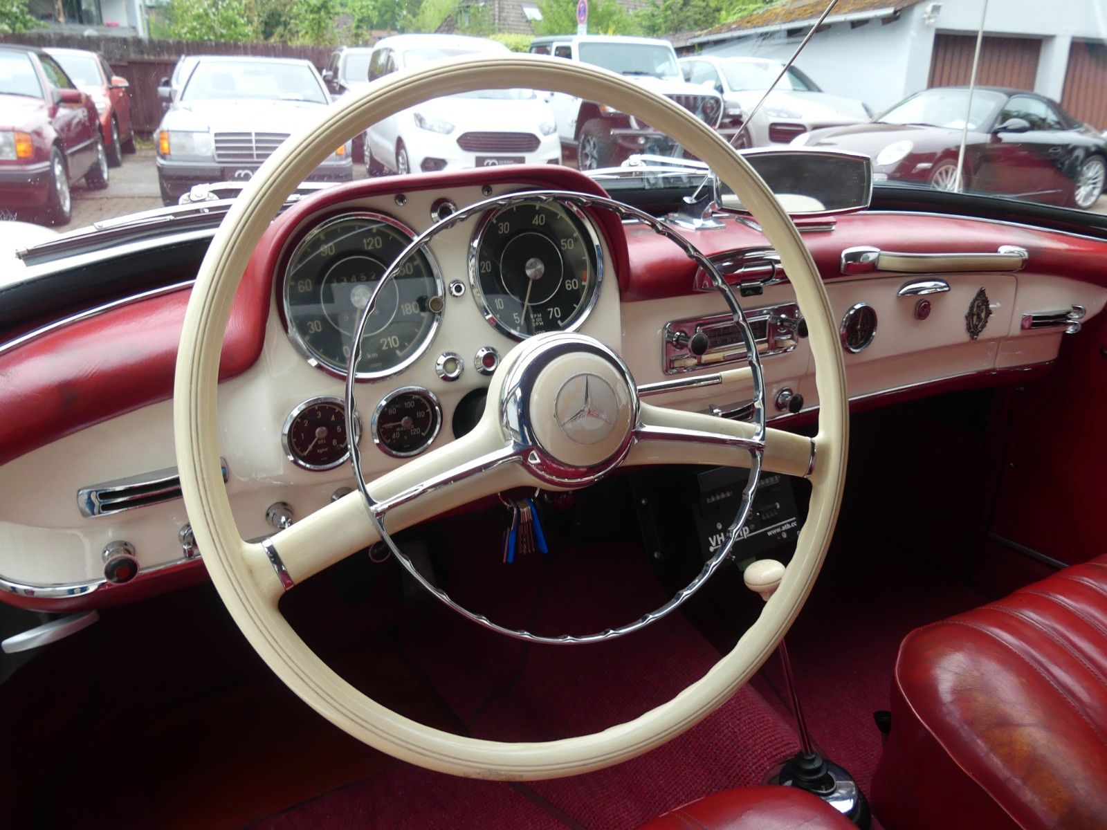 Fahrzeugabbildung Mercedes-Benz 190 SL, aus Sammlerhand, Kerngesund, 3-Sitzer