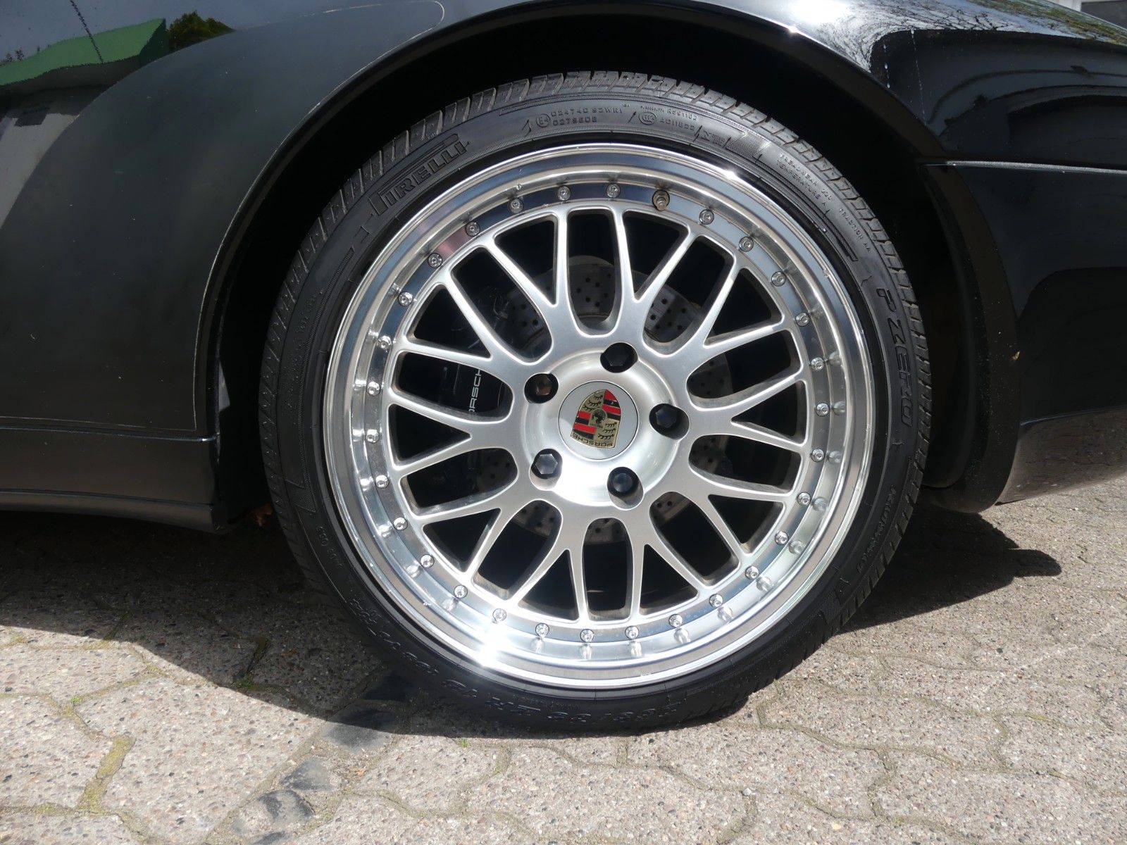 Fahrzeugabbildung Porsche 911 / 993 Carrera 2 Cabrio Top Zustand
