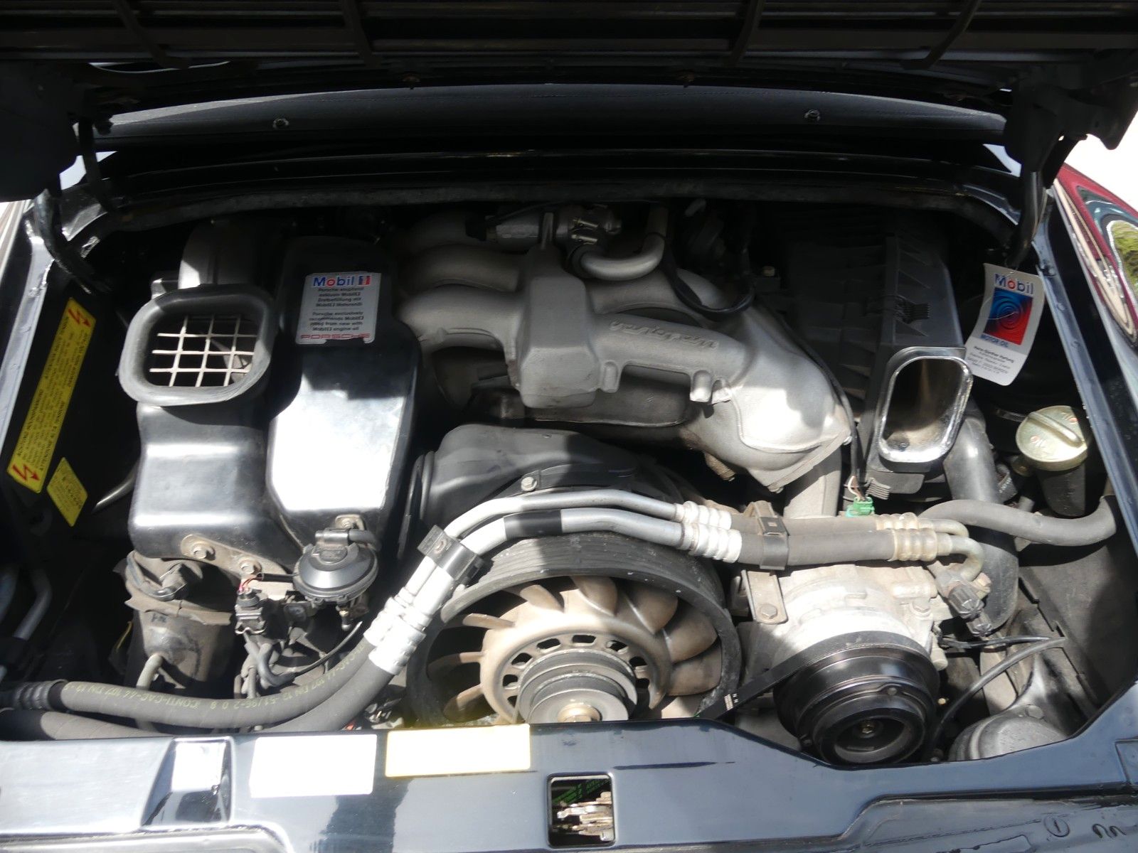 Fahrzeugabbildung Porsche 911 / 993 Carrera 2 Cabrio Top Zustand