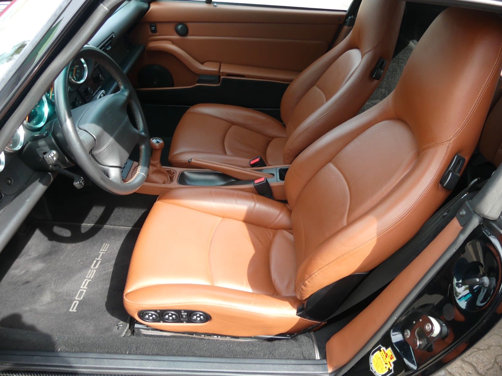 Fahrzeugabbildung Porsche 911 / 993 Carrera 2 Cabrio Top Zustand