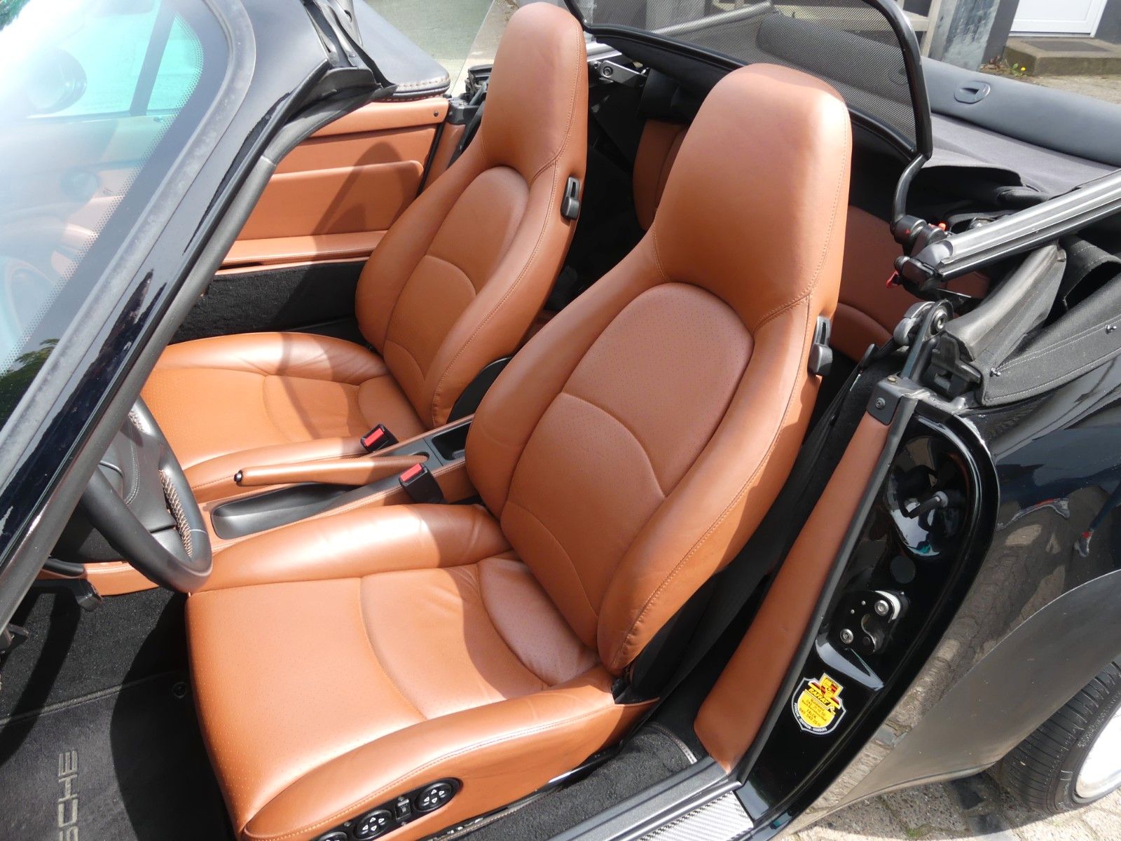 Fahrzeugabbildung Porsche 911 / 993 Carrera 2 Cabrio Top Zustand