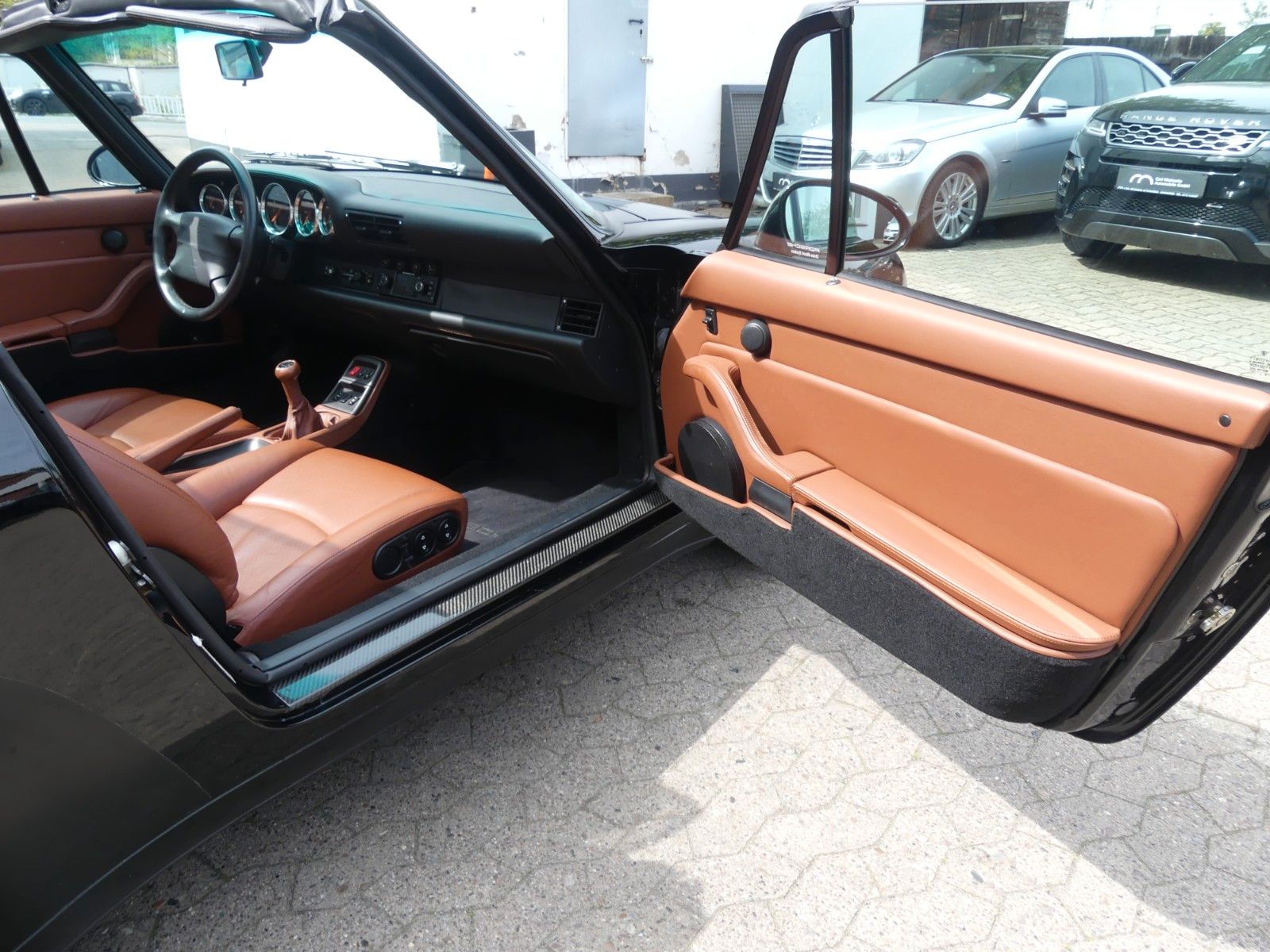 Fahrzeugabbildung Porsche 911 / 993 Carrera 2 Cabrio Top Zustand