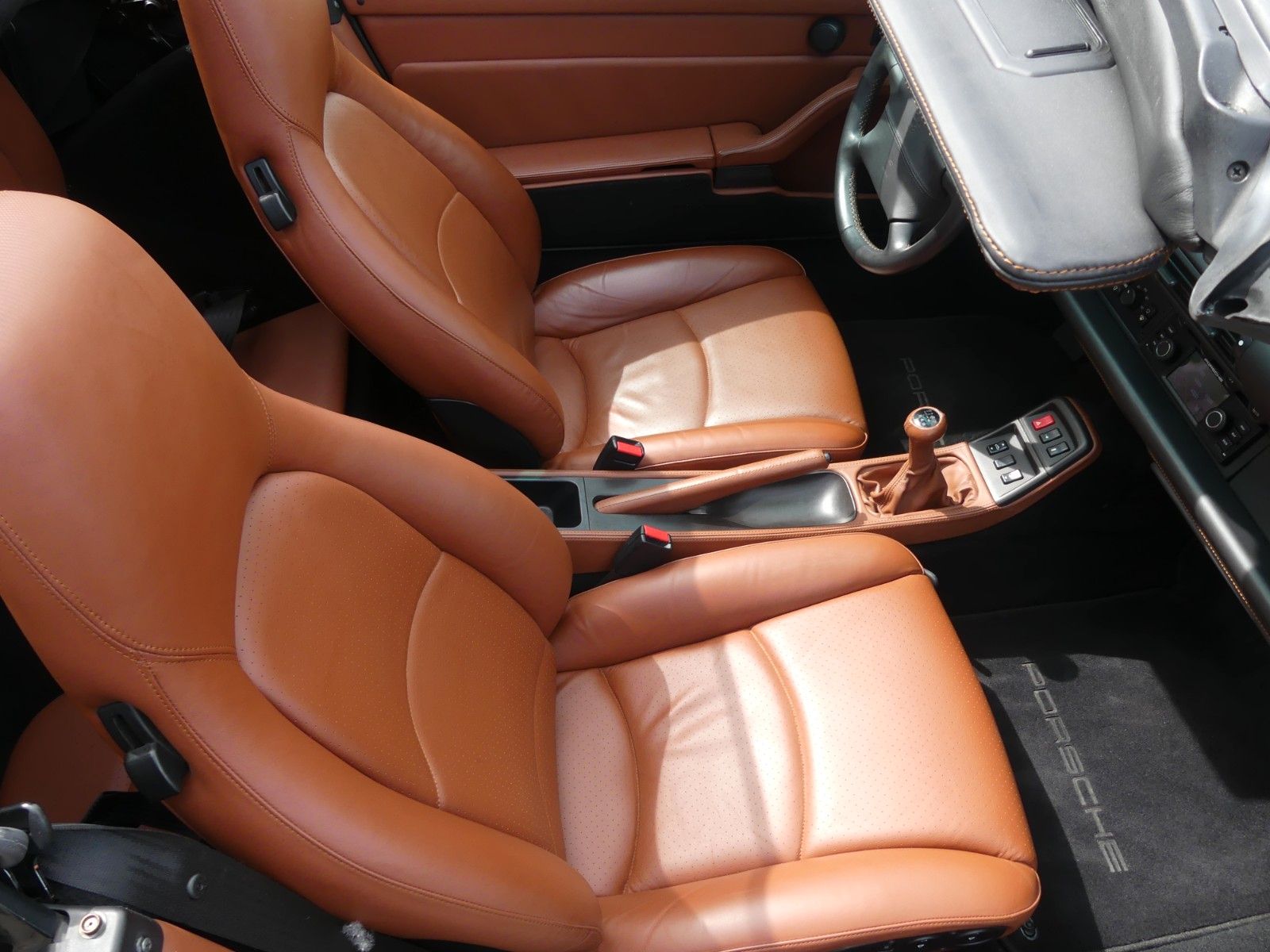 Fahrzeugabbildung Porsche 911 / 993 Carrera 2 Cabrio Top Zustand