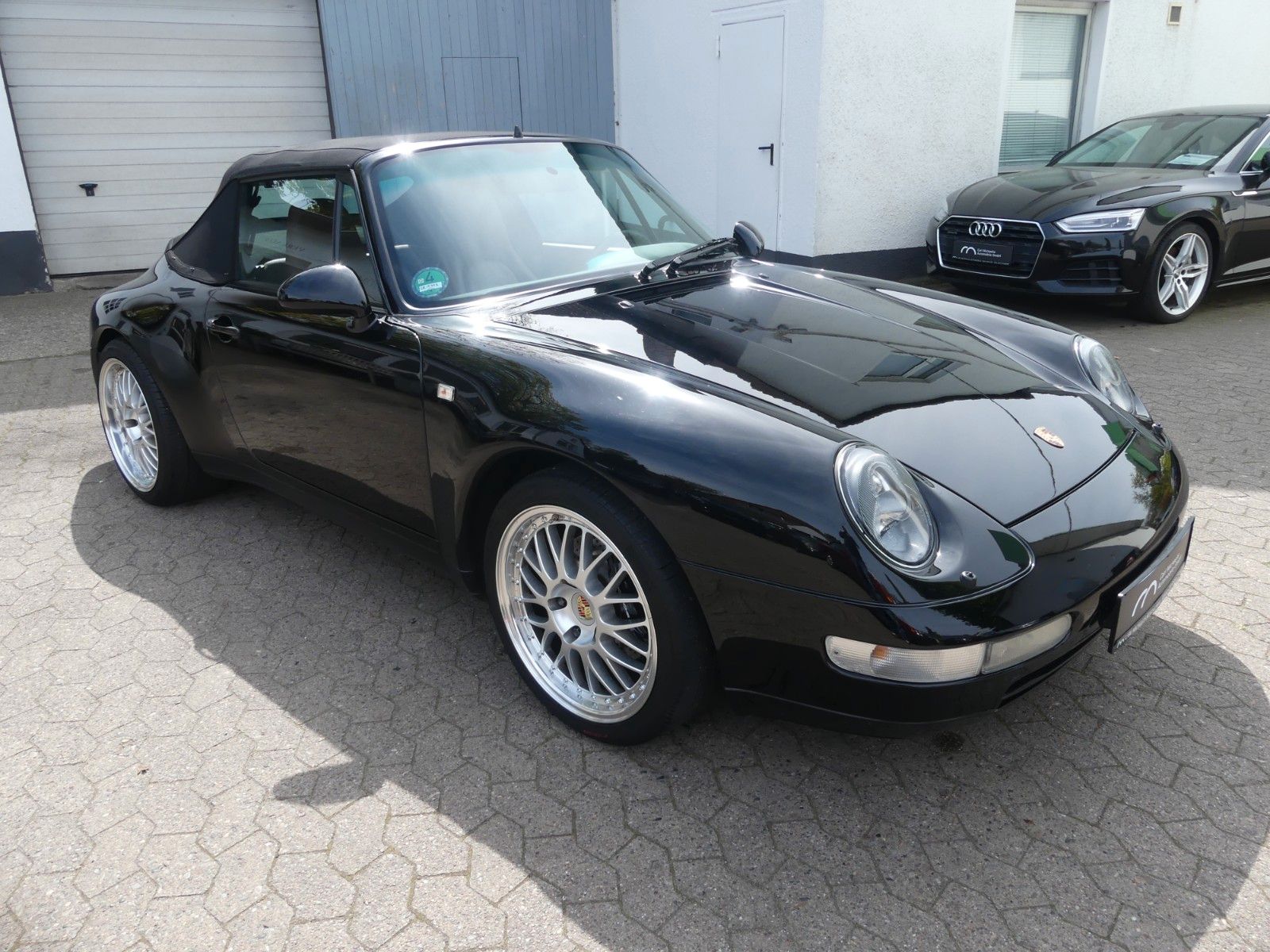 Fahrzeugabbildung Porsche 911 / 993 Carrera 2 Cabrio Top Zustand