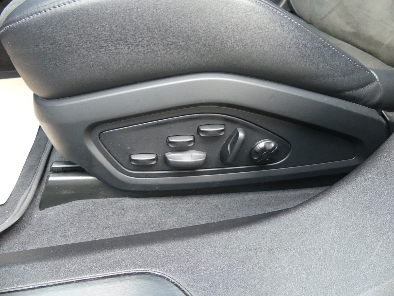 Fahrzeugabbildung Porsche Taycan Sport Turismo GTS, 1.Hand, BOSE, 21 Zoll