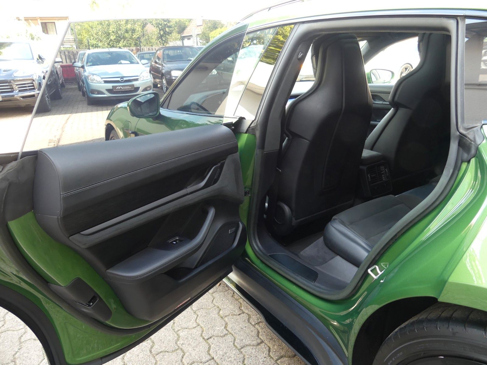 Fahrzeugabbildung Porsche Taycan Sport Turismo GTS, 1.Hand, BOSE, 21 Zoll