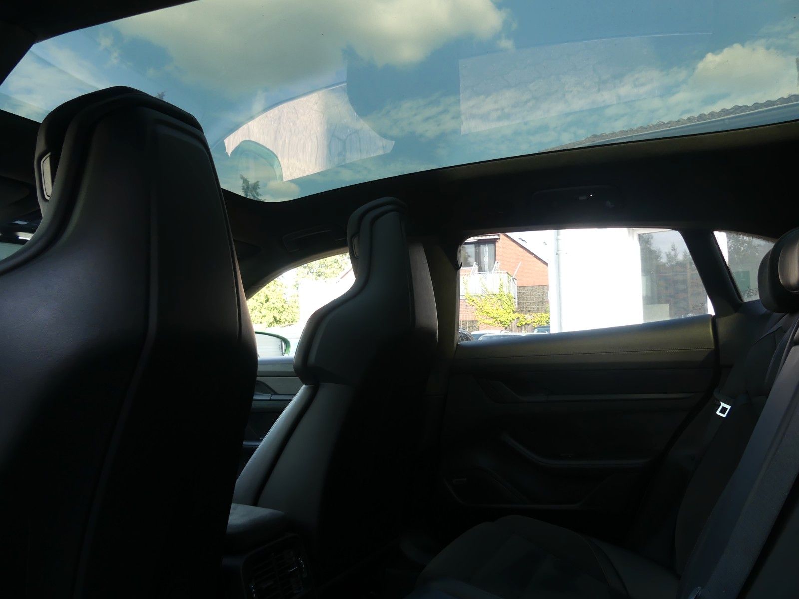 Fahrzeugabbildung Porsche Taycan Sport Turismo GTS, 1.Hand, BOSE, 21 Zoll