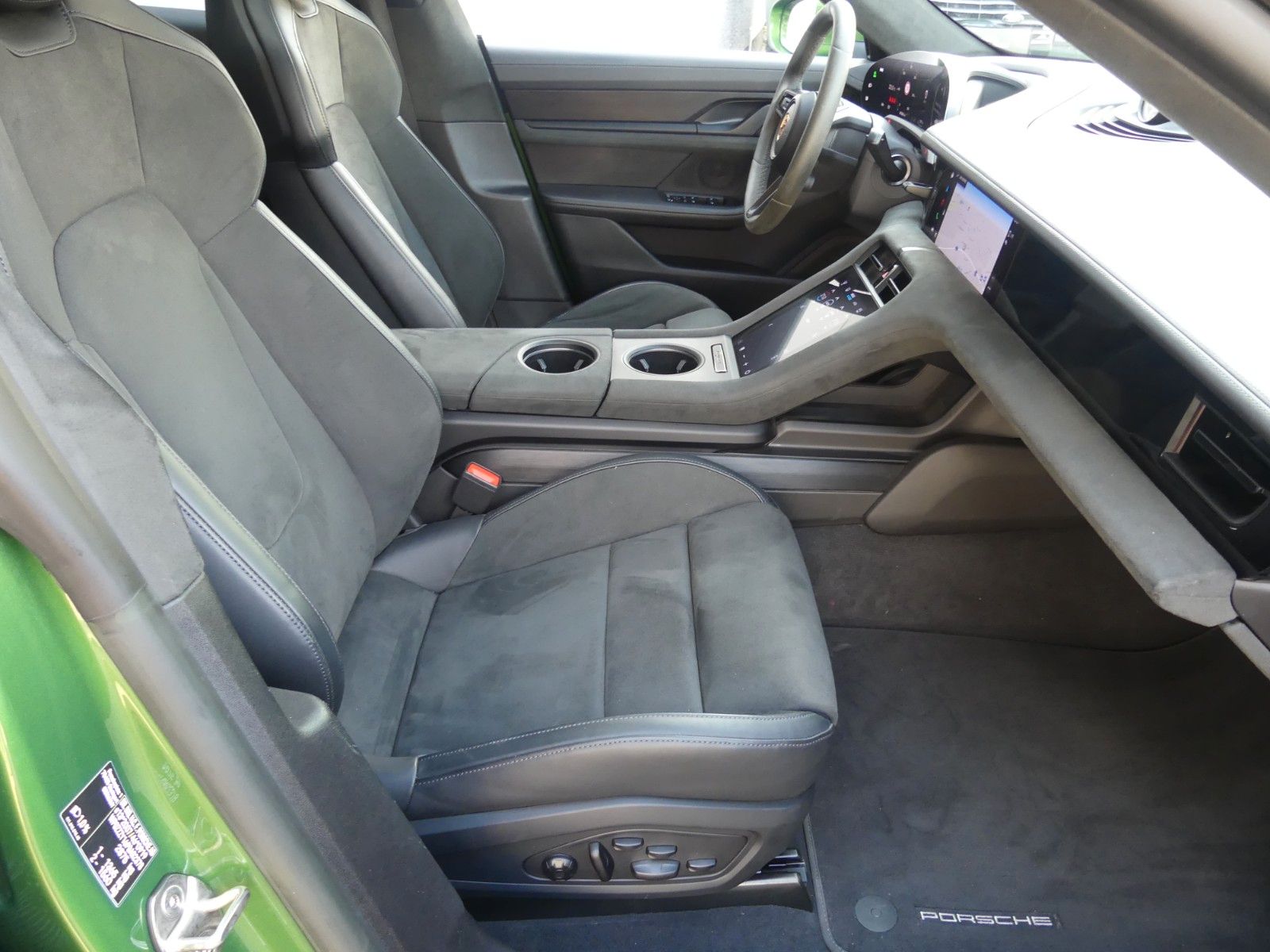 Fahrzeugabbildung Porsche Taycan Sport Turismo GTS, 1.Hand, BOSE, 21 Zoll