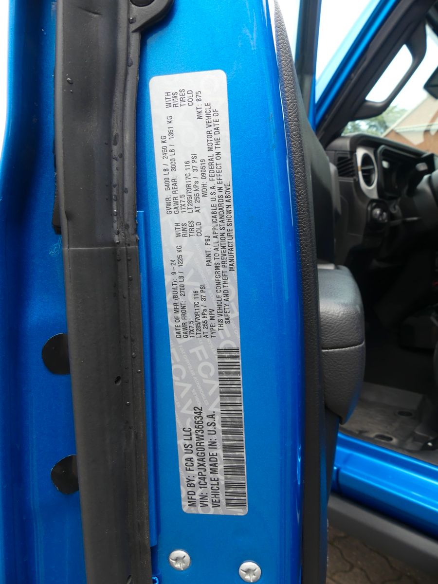 Fahrzeugabbildung Jeep Wrangler 3.6 Ltr, 1. Hd., 7.500 KM TOP ZUSTAND