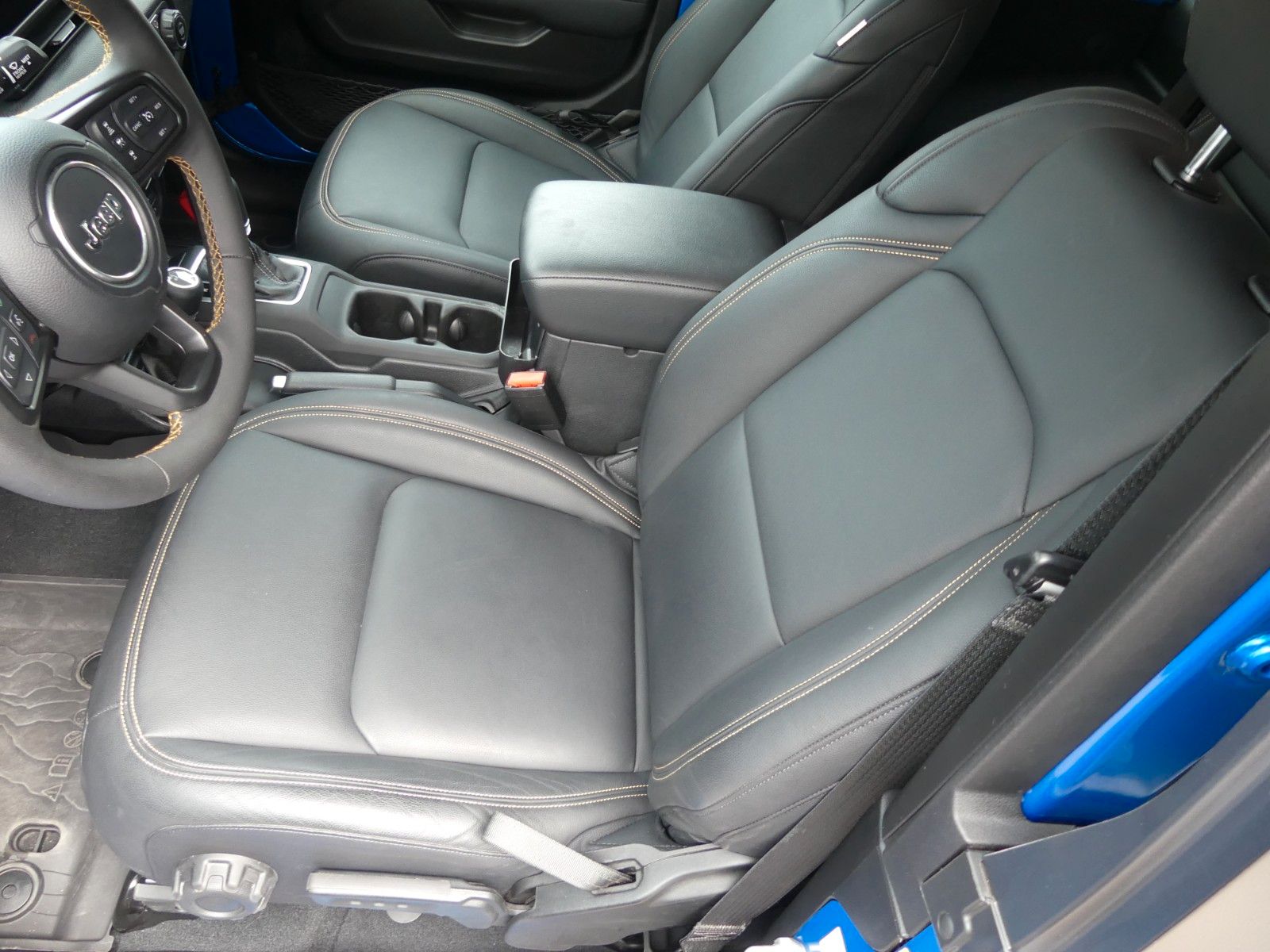 Fahrzeugabbildung Jeep Wrangler 3.6 Ltr, 1. Hd., 7.500 KM TOP ZUSTAND