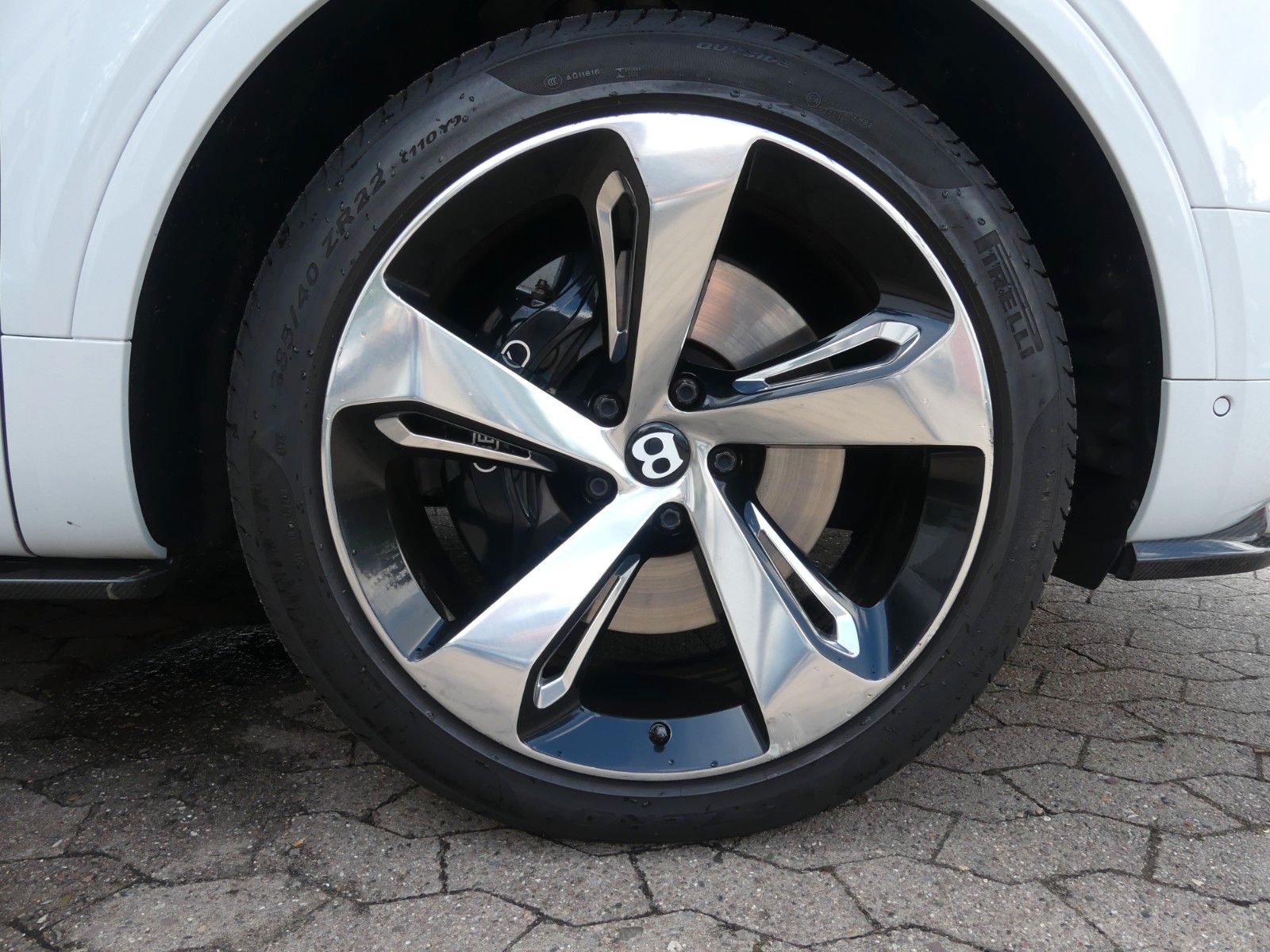Fahrzeugabbildung Bentley Bentayga , 2. Hd., deutsches Fzg, Vollausstatt.