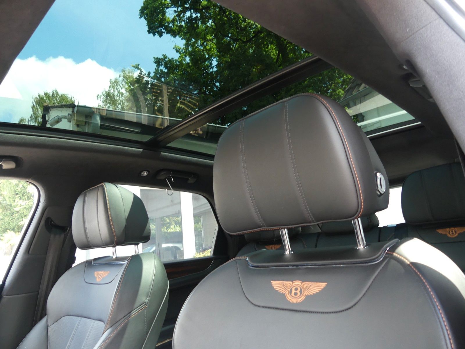 Fahrzeugabbildung Bentley Bentayga , 2. Hd., deutsches Fzg, Vollausstatt.